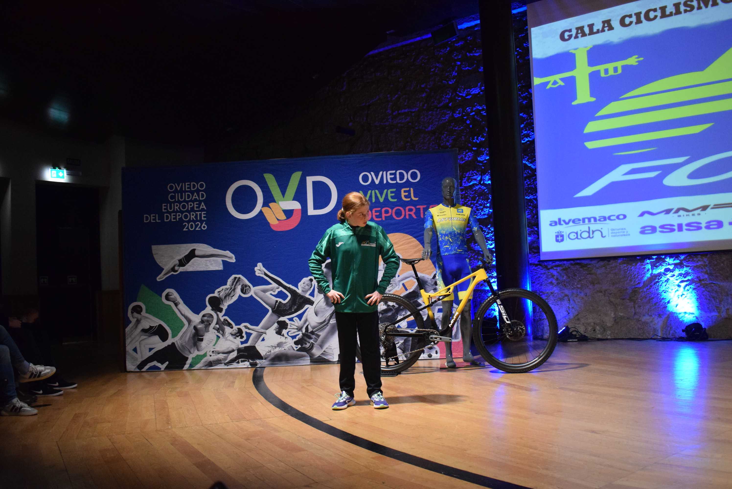 La Gala del Ciclismo Asturiano Premia la Diversidad y el Relevo Generacional en una Noche de Emociones
