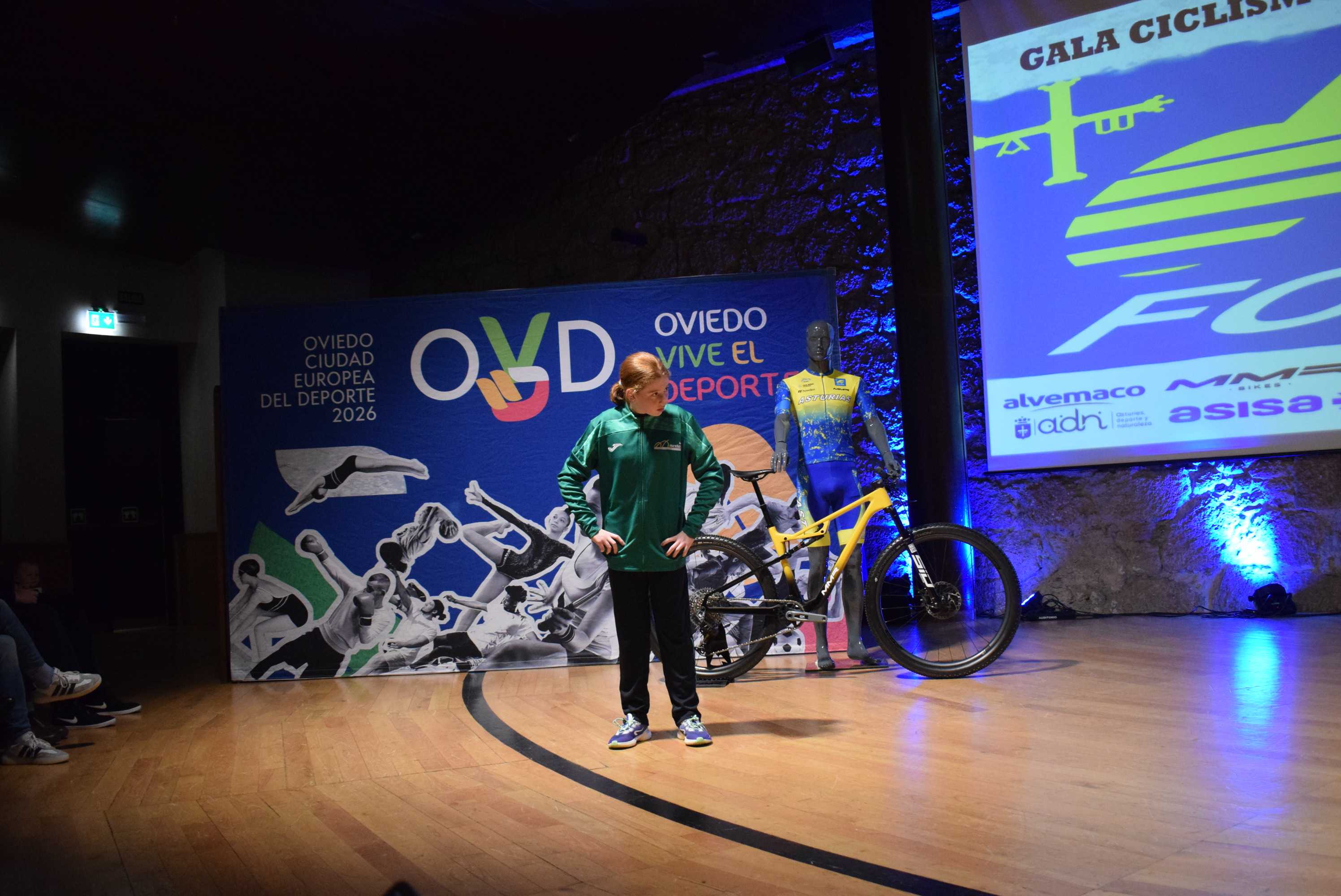La Gala del Ciclismo Asturiano Premia la Diversidad y el Relevo Generacional en una Noche de Emociones