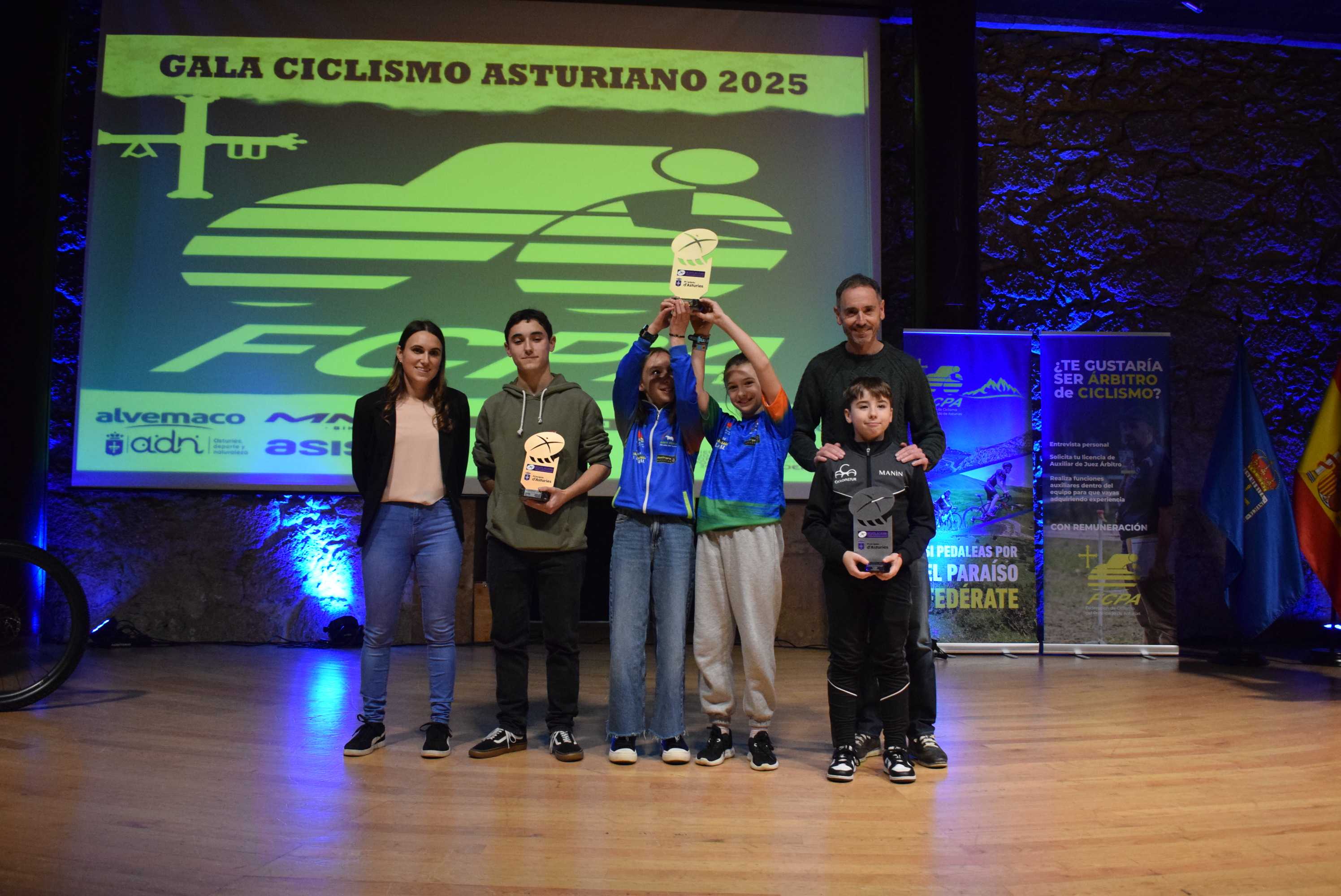 La Gala del Ciclismo Asturiano Premia la Diversidad y el Relevo Generacional en una Noche de Emociones