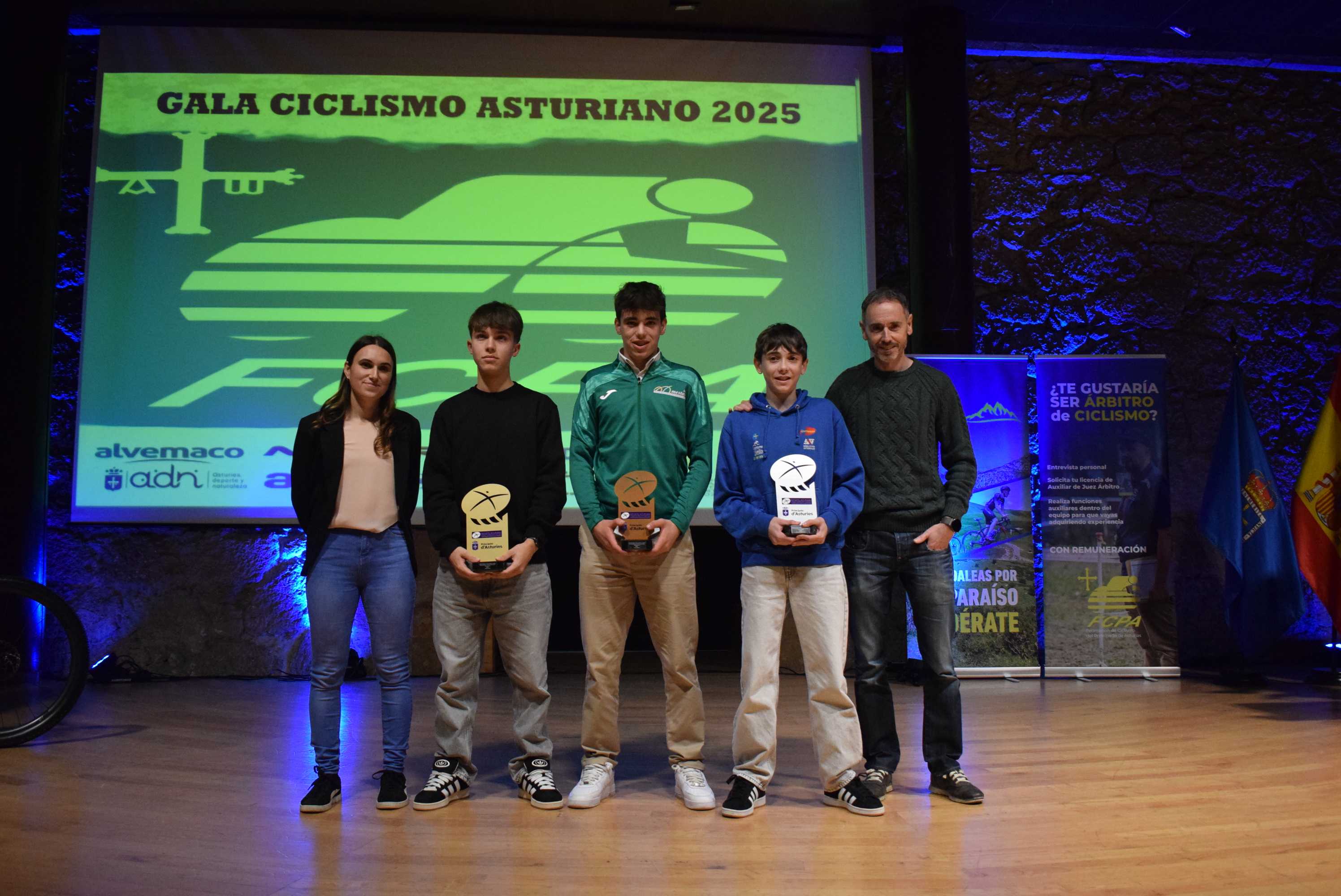 La Gala del Ciclismo Asturiano Premia la Diversidad y el Relevo Generacional en una Noche de Emociones
