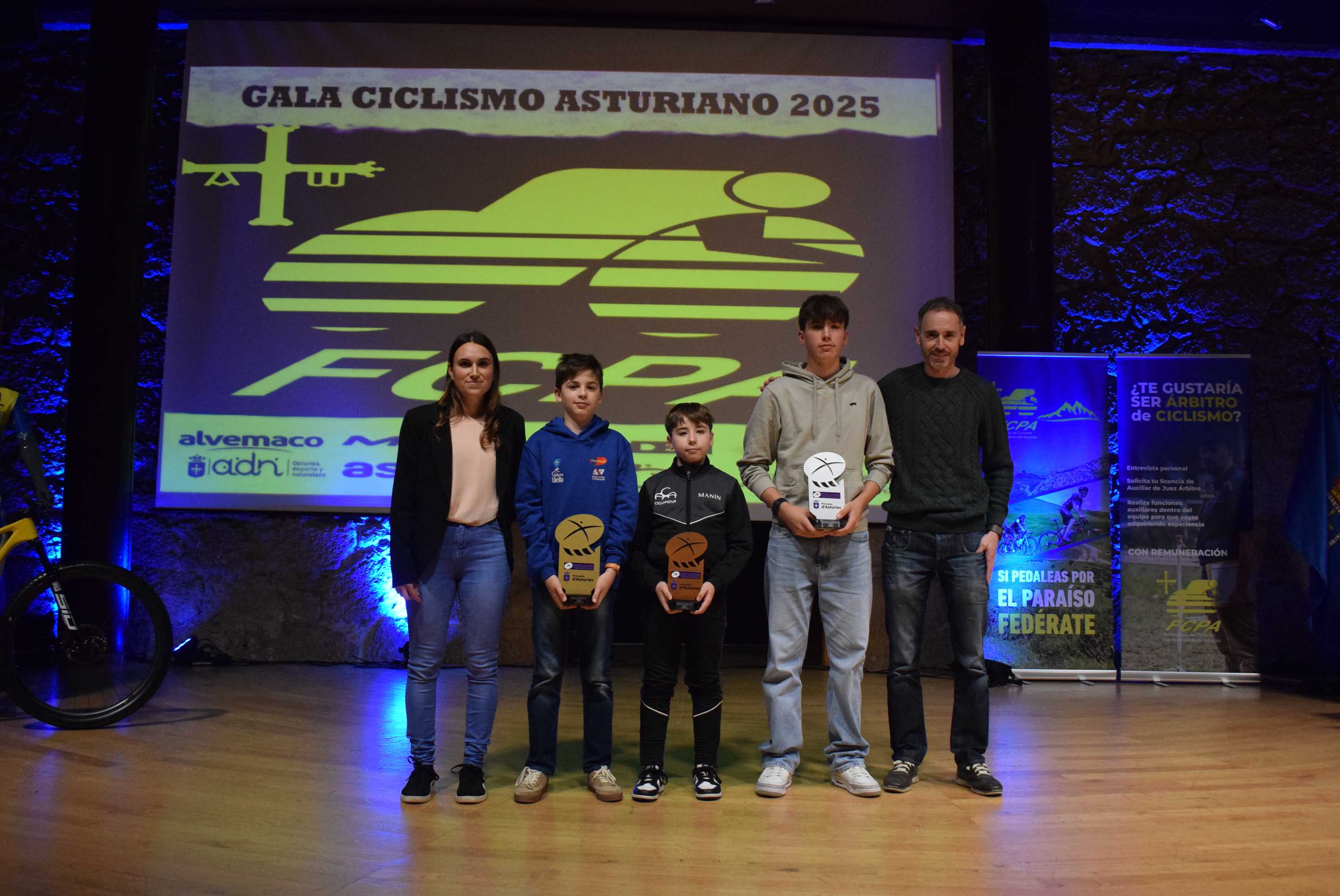 La Gala del Ciclismo Asturiano Premia la Diversidad y el Relevo Generacional en una Noche de Emociones