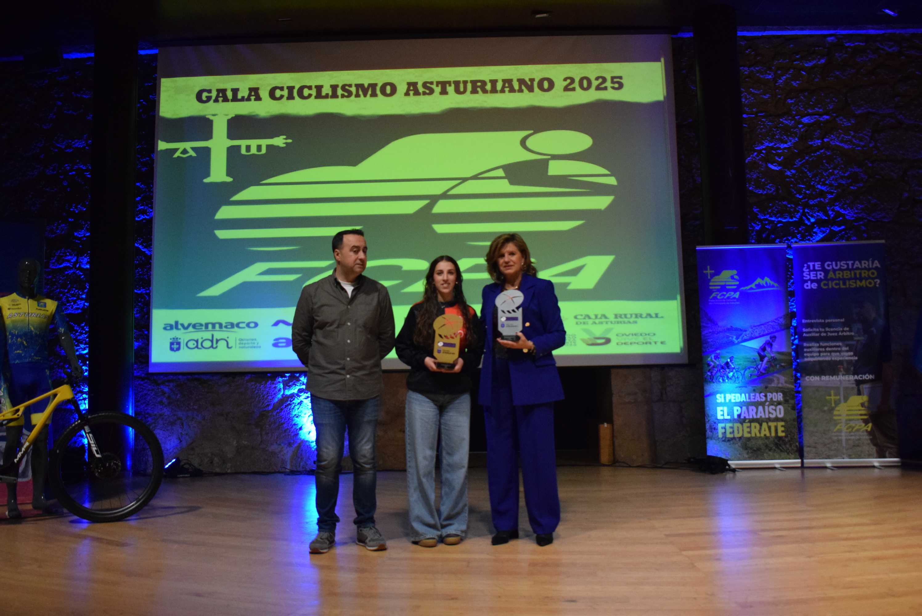 La Gala del Ciclismo Asturiano Premia la Diversidad y el Relevo Generacional en una Noche de Emociones
