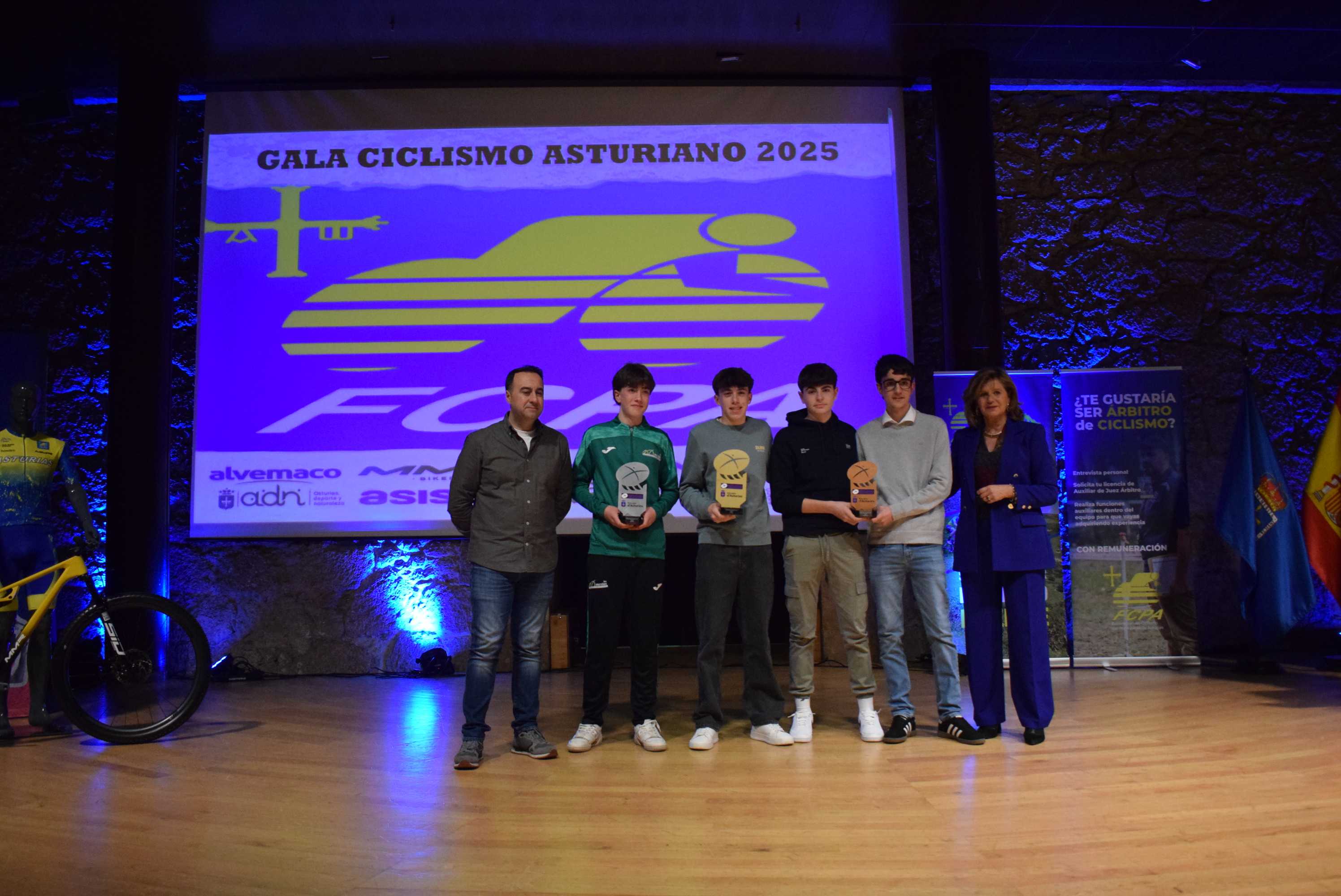 La Gala del Ciclismo Asturiano Premia la Diversidad y el Relevo Generacional en una Noche de Emociones
