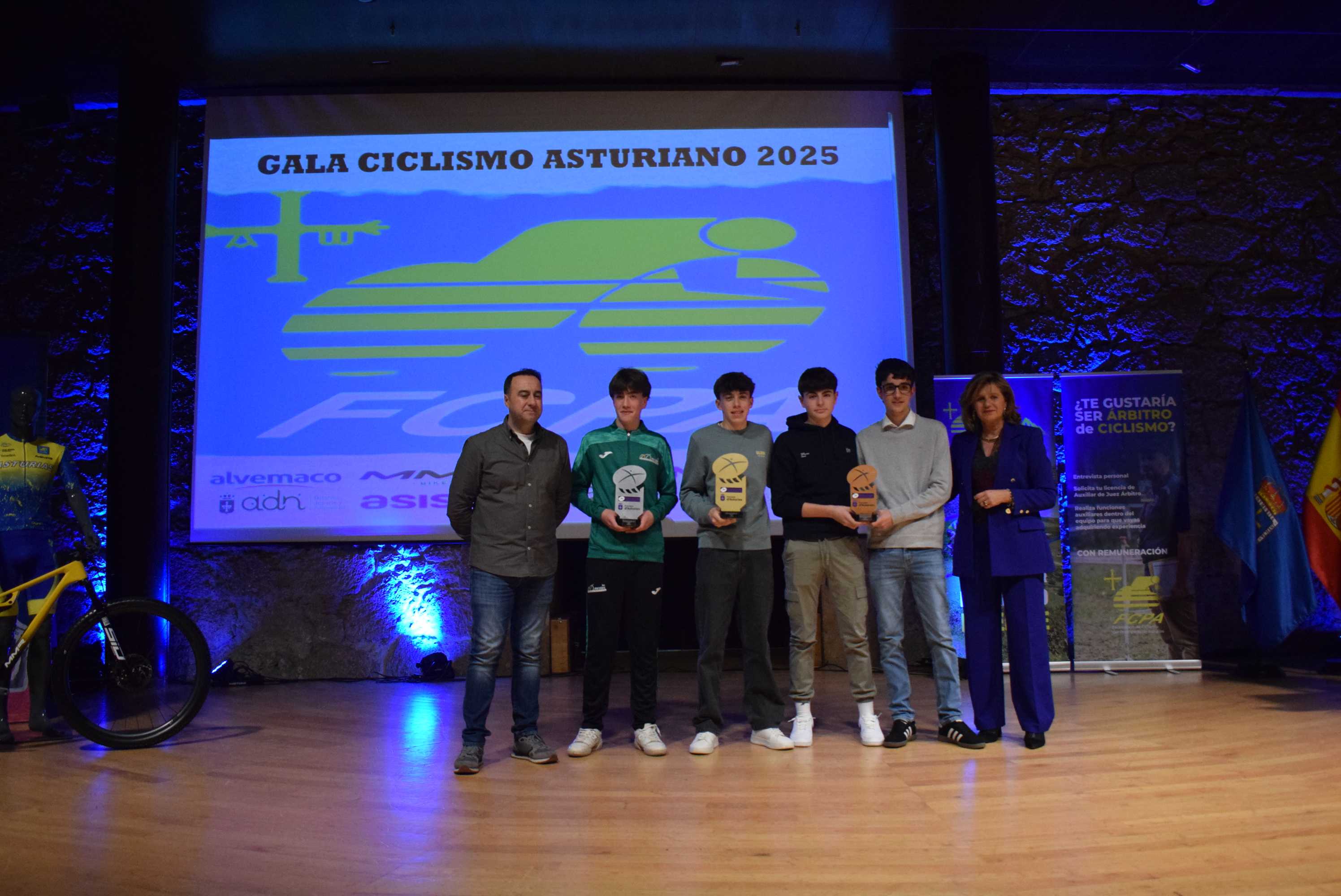 La Gala del Ciclismo Asturiano Premia la Diversidad y el Relevo Generacional en una Noche de Emociones