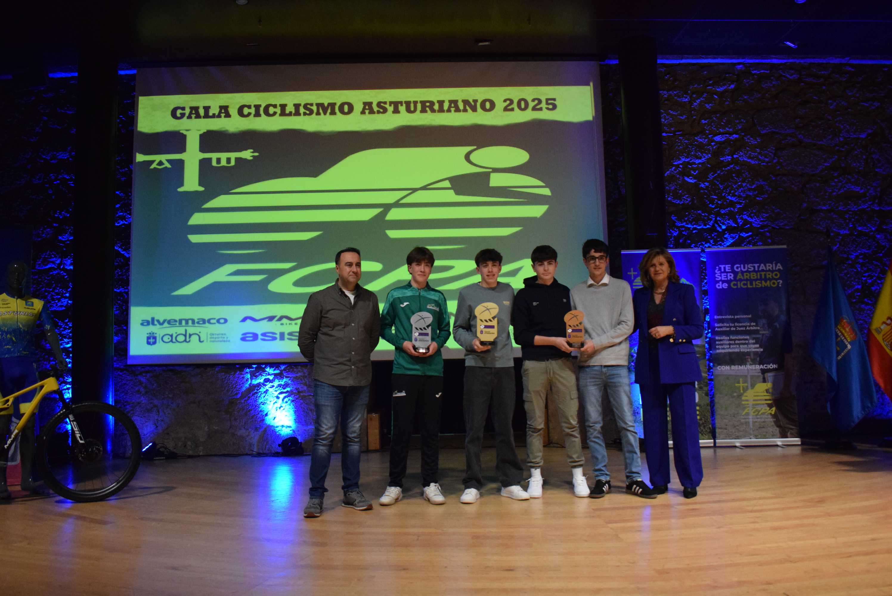 La Gala del Ciclismo Asturiano Premia la Diversidad y el Relevo Generacional en una Noche de Emociones