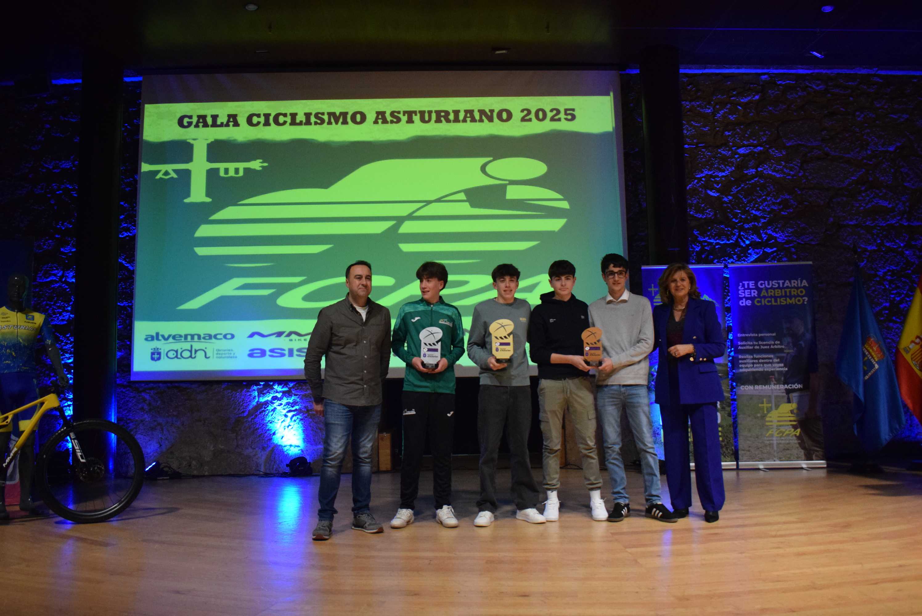 La Gala del Ciclismo Asturiano Premia la Diversidad y el Relevo Generacional en una Noche de Emociones