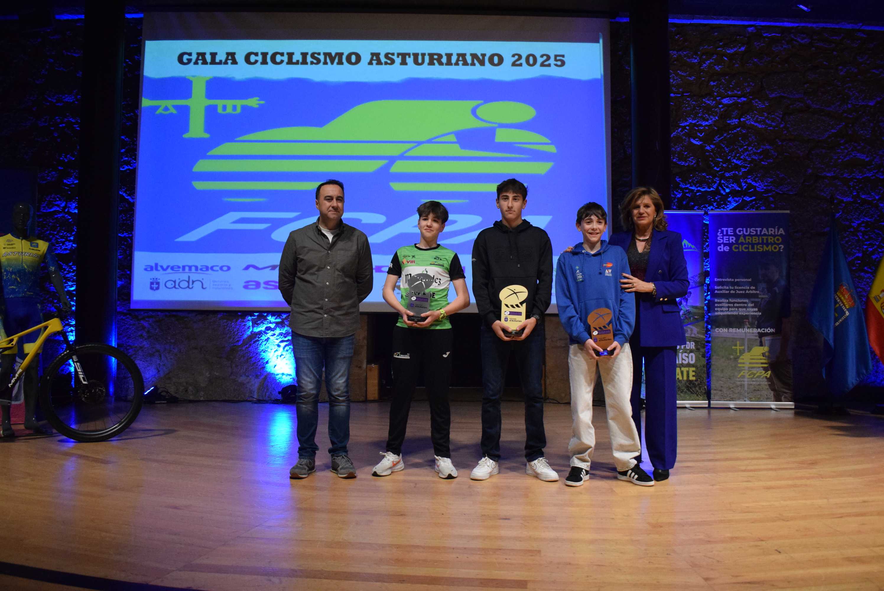 La Gala del Ciclismo Asturiano Premia la Diversidad y el Relevo Generacional en una Noche de Emociones