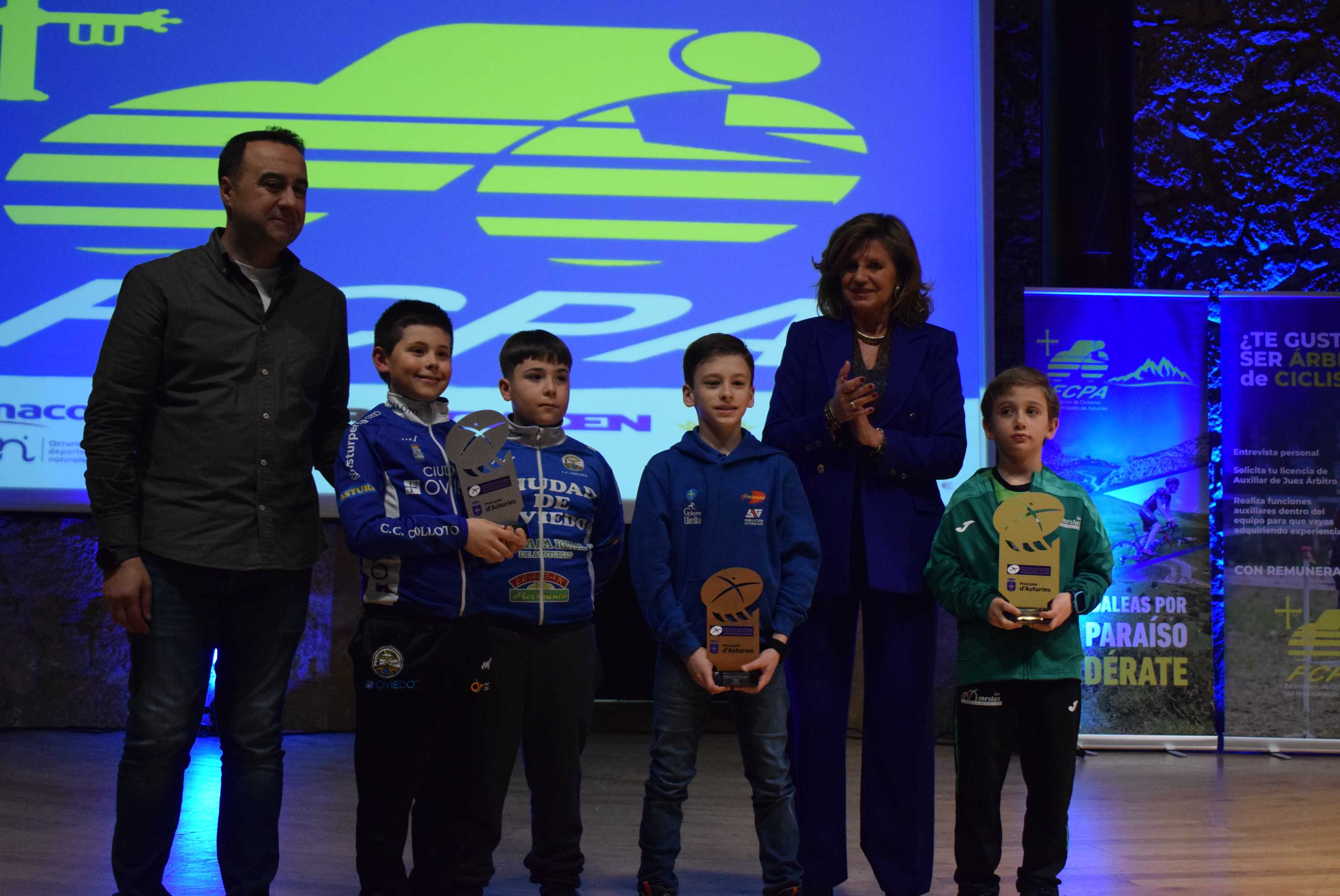 La Gala del Ciclismo Asturiano Premia la Diversidad y el Relevo Generacional en una Noche de Emociones