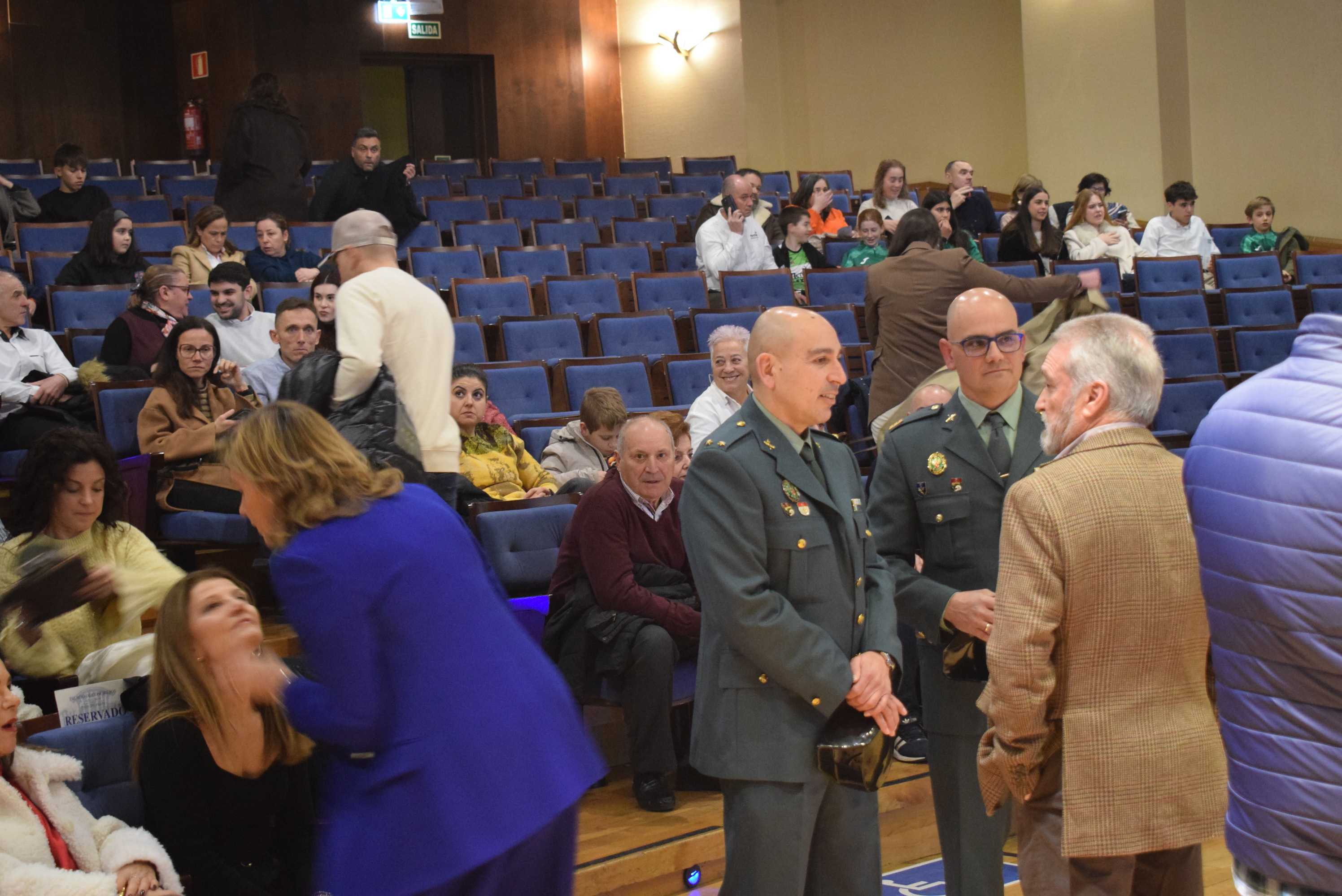 La Gala del Ciclismo Asturiano Premia la Diversidad y el Relevo Generacional en una Noche de Emociones