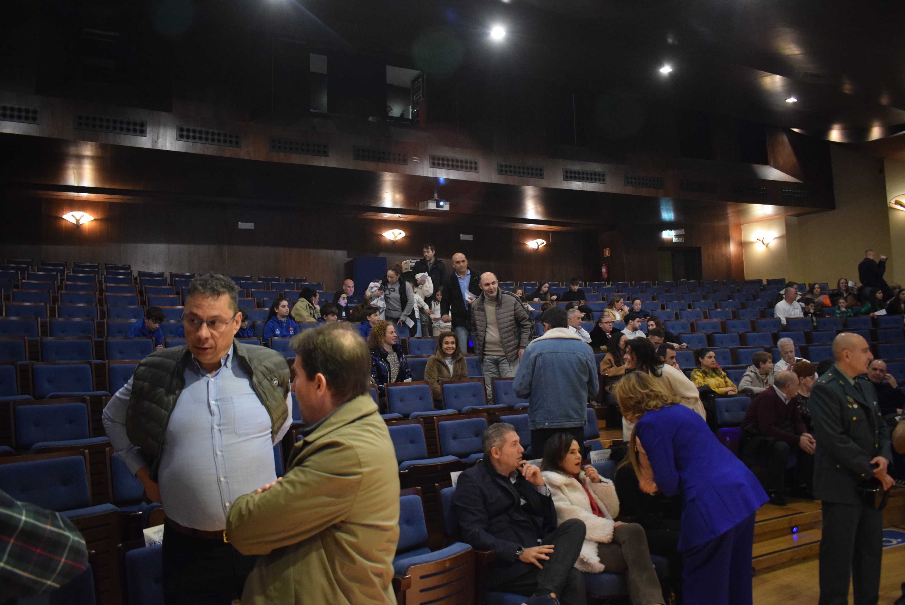 La Gala del Ciclismo Asturiano Premia la Diversidad y el Relevo Generacional en una Noche de Emociones