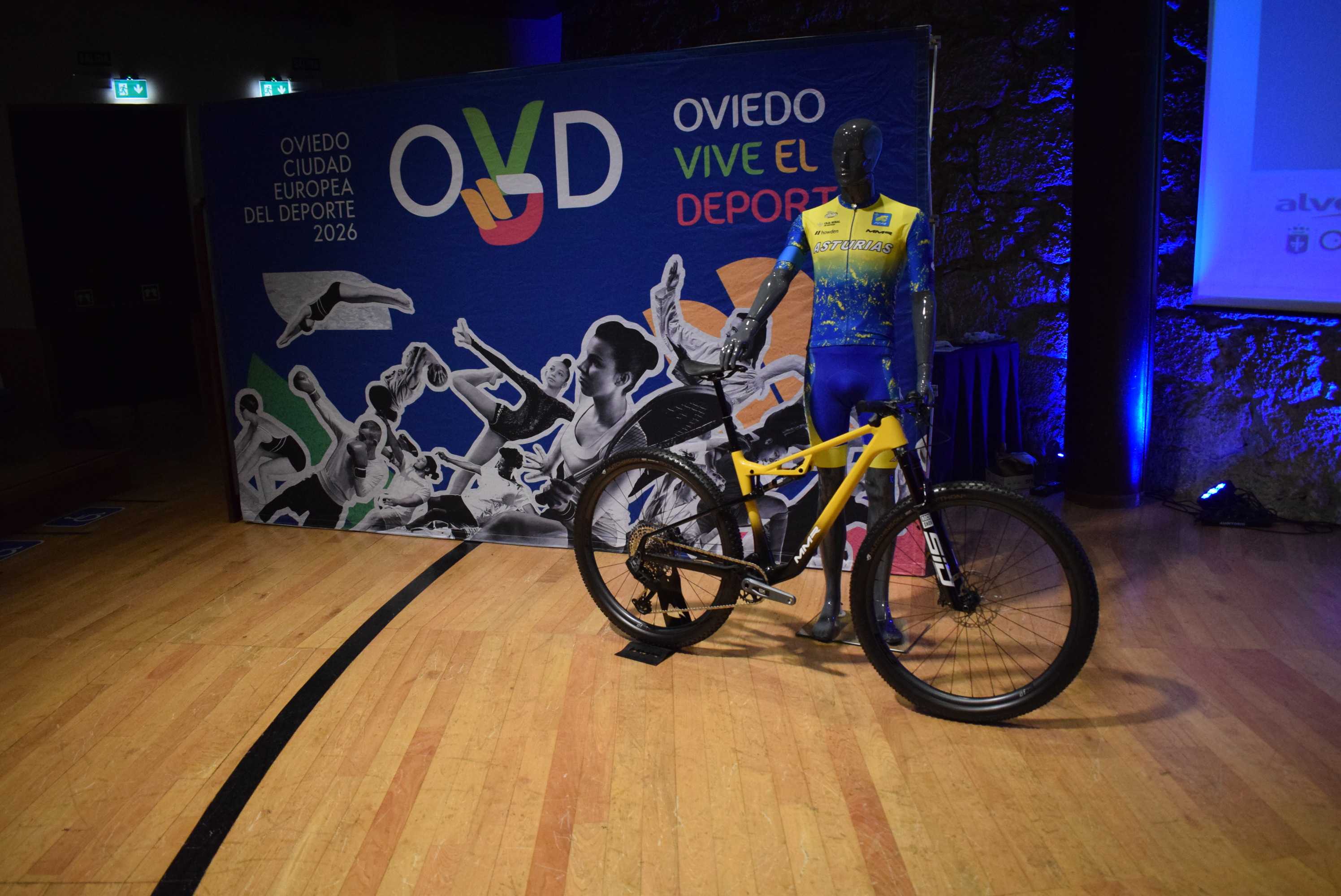 La Gala del Ciclismo Asturiano Premia la Diversidad y el Relevo Generacional en una Noche de Emociones