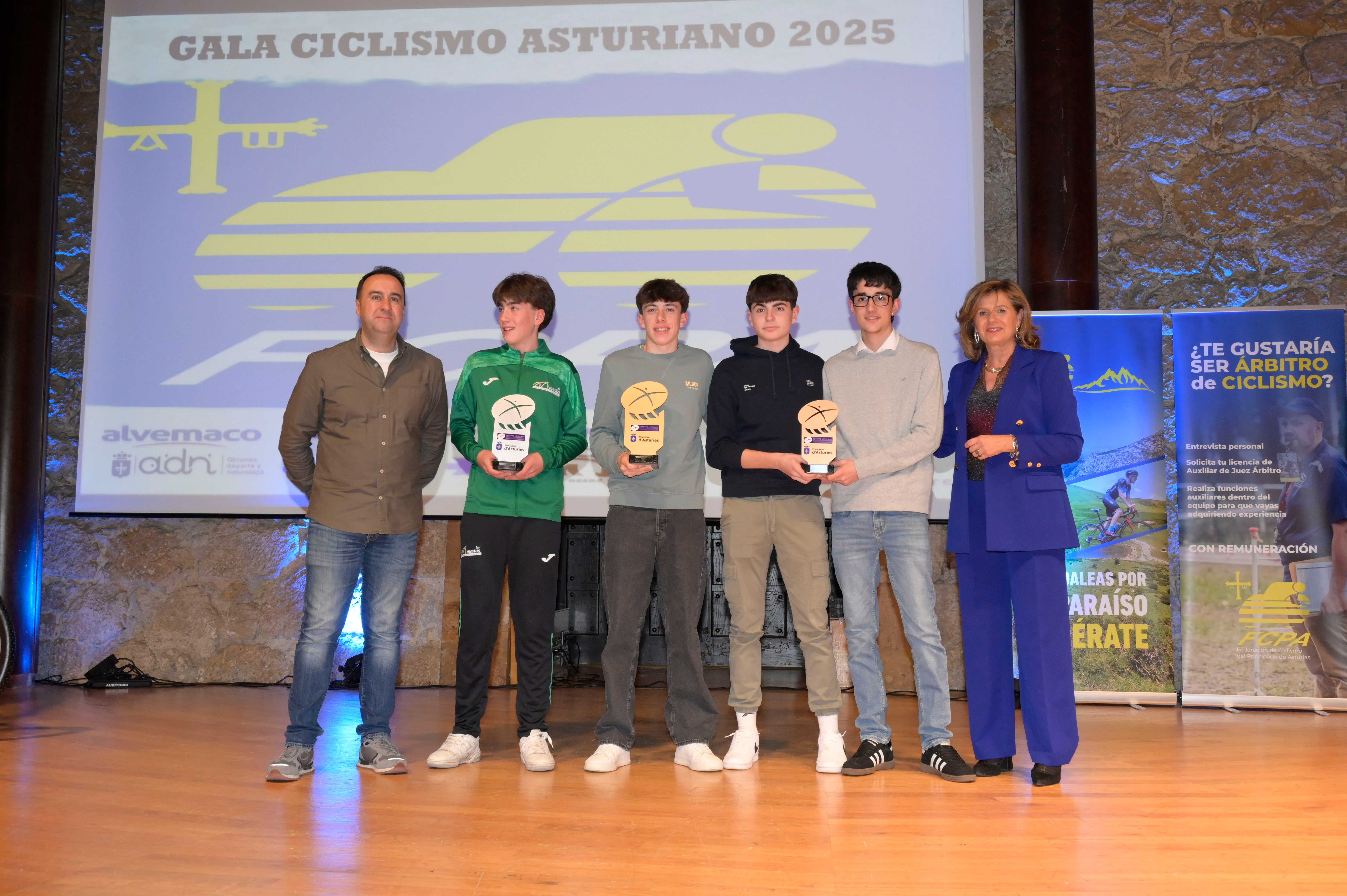 La Gala del Ciclismo Asturiano Premia la Diversidad y el Relevo Generacional en una Noche de Emociones