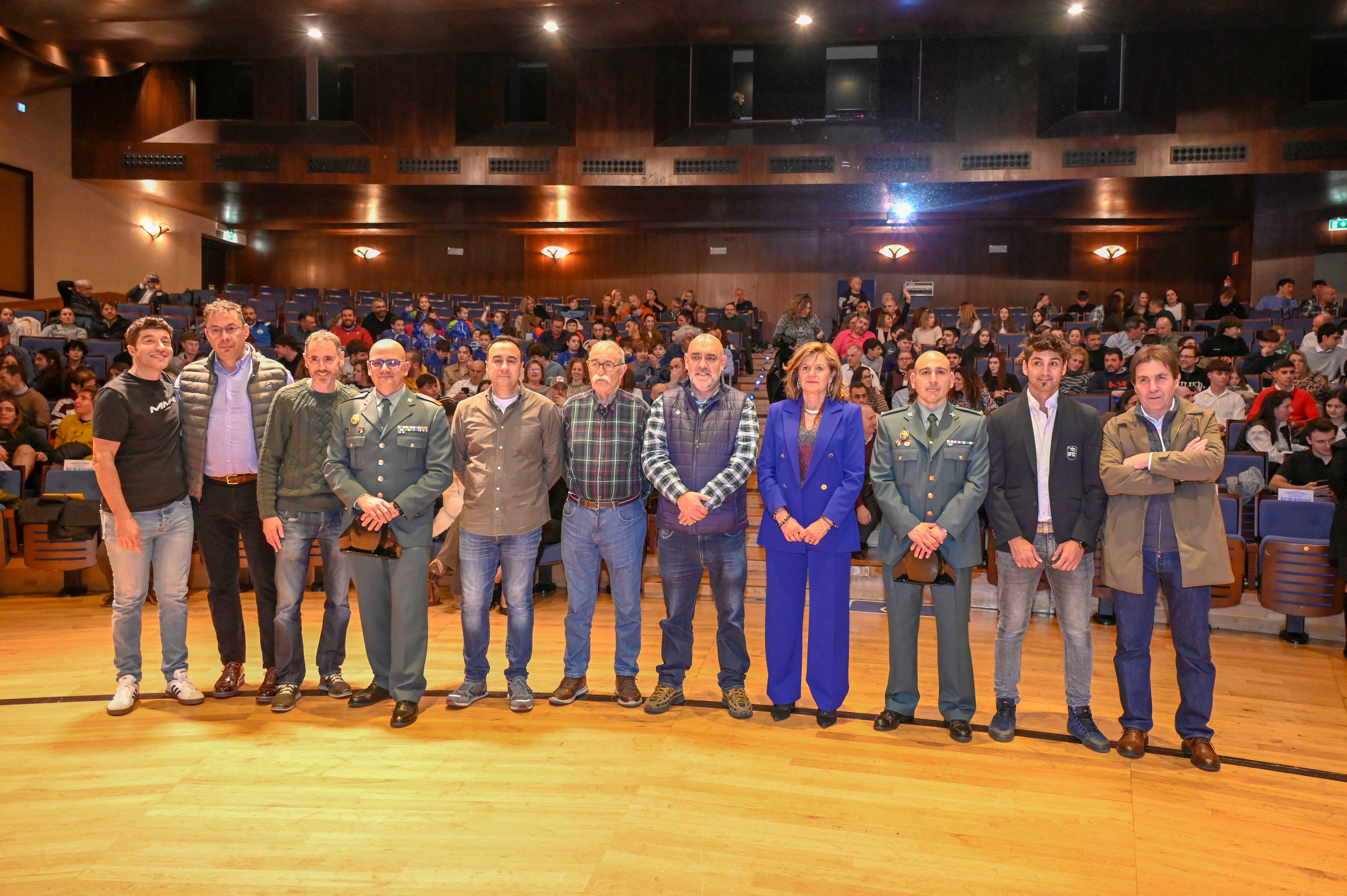 La Gala del Ciclismo Asturiano Premia la Diversidad y el Relevo Generacional en una Noche de Emociones