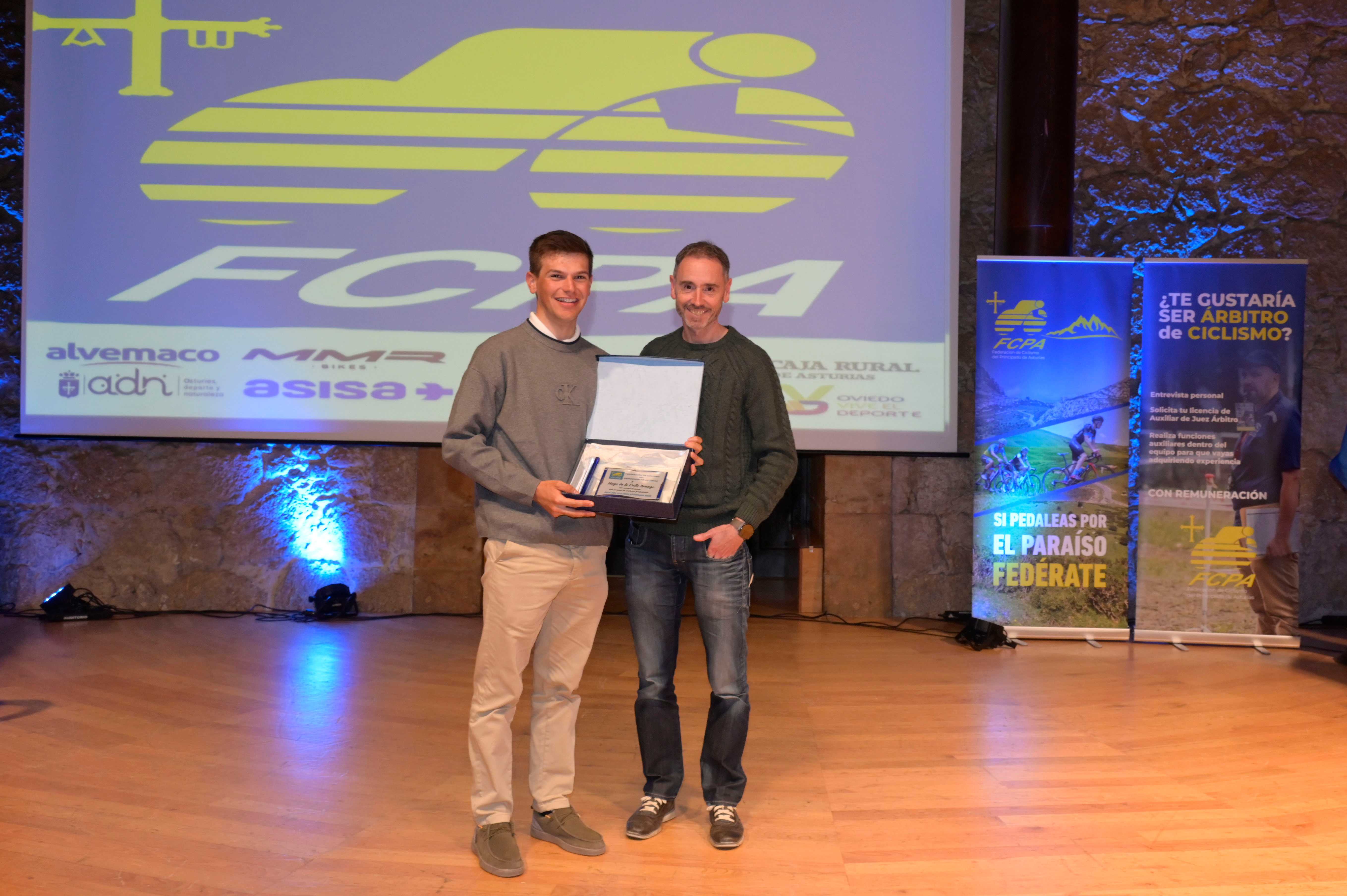 La Gala del Ciclismo Asturiano Premia la Diversidad y el Relevo Generacional en una Noche de Emociones