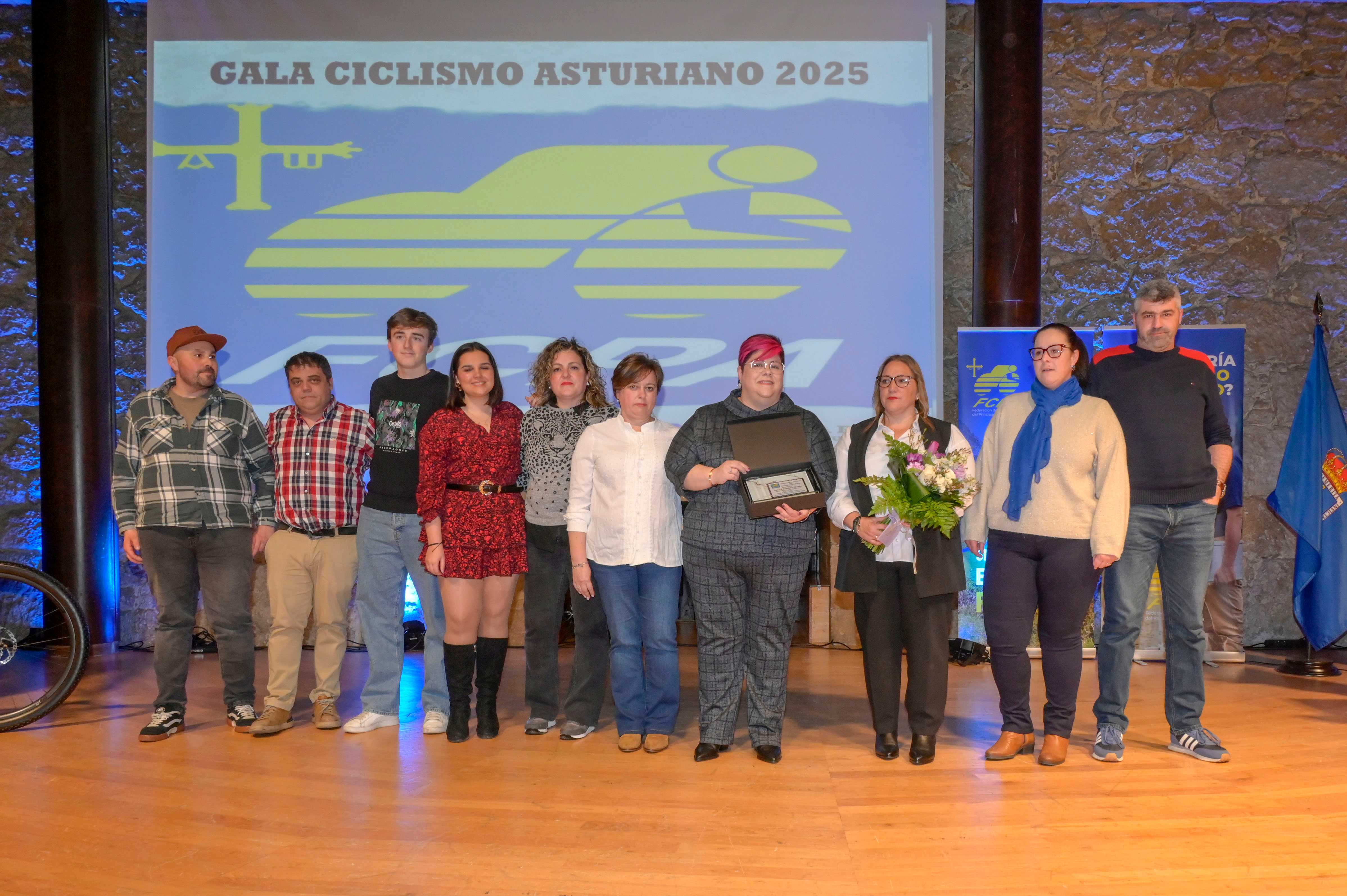 La Gala del Ciclismo Asturiano Premia la Diversidad y el Relevo Generacional en una Noche de Emociones