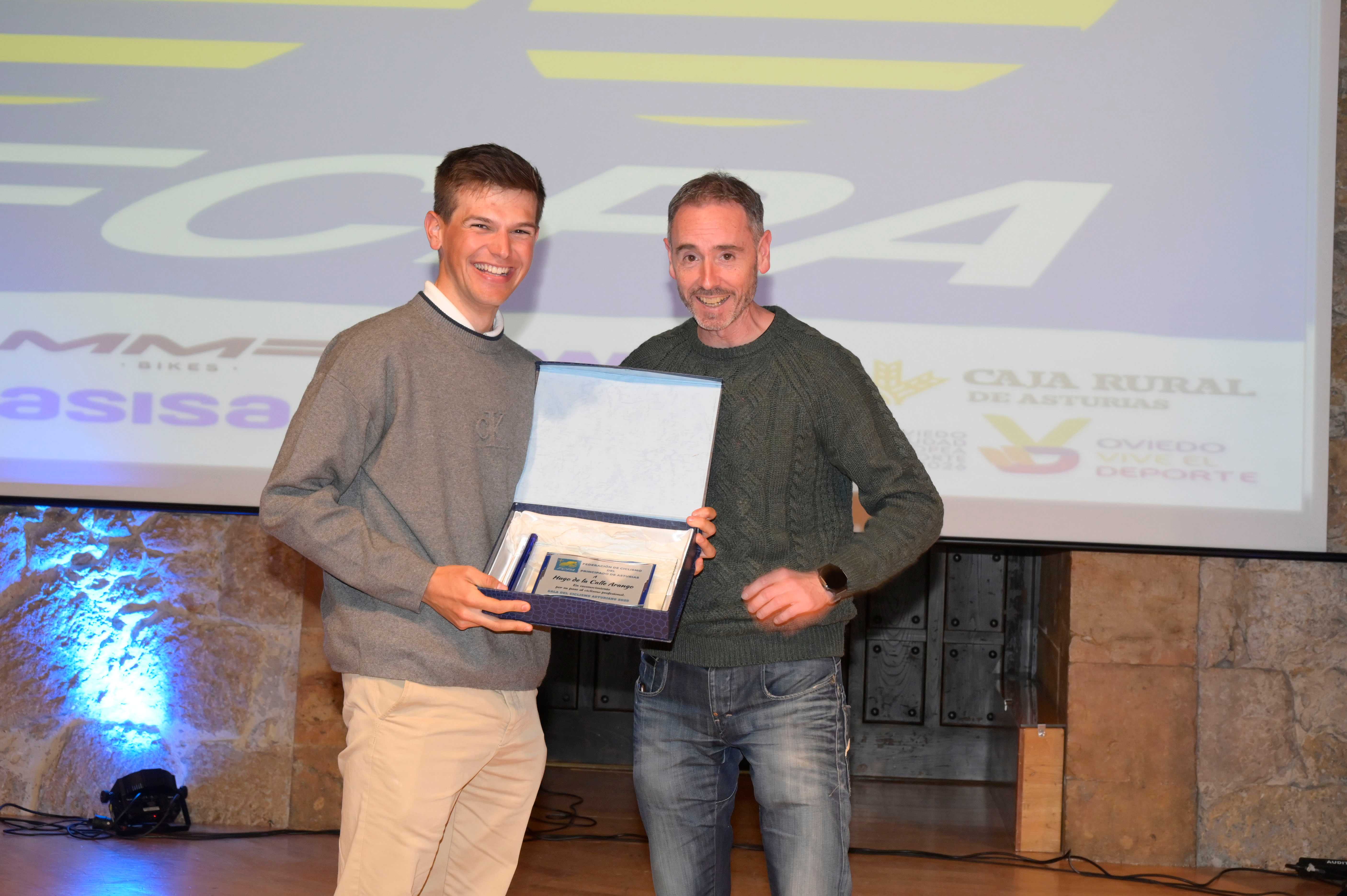 La Gala del Ciclismo Asturiano Premia la Diversidad y el Relevo Generacional en una Noche de Emociones