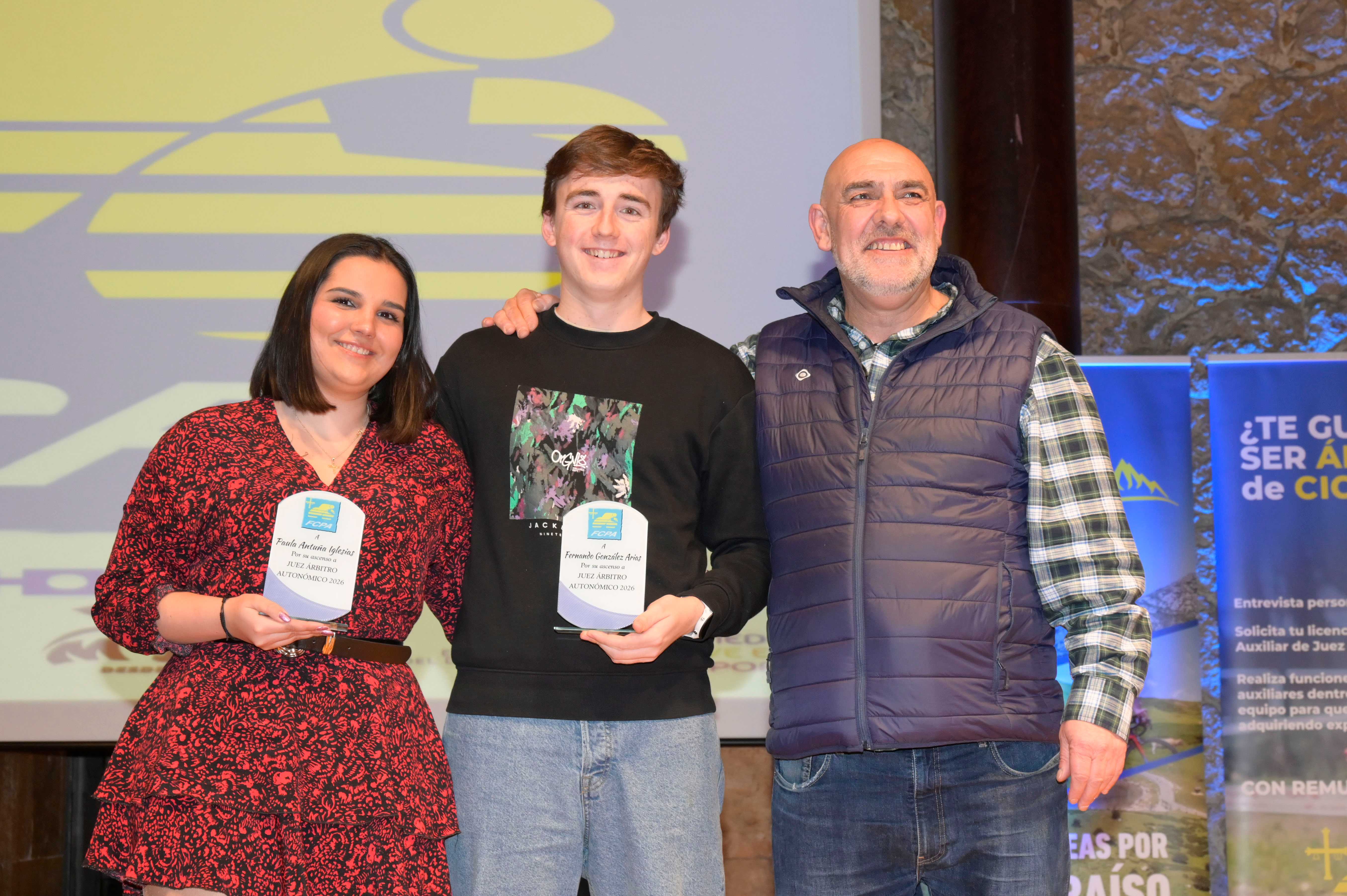 La Gala del Ciclismo Asturiano Premia la Diversidad y el Relevo Generacional en una Noche de Emociones