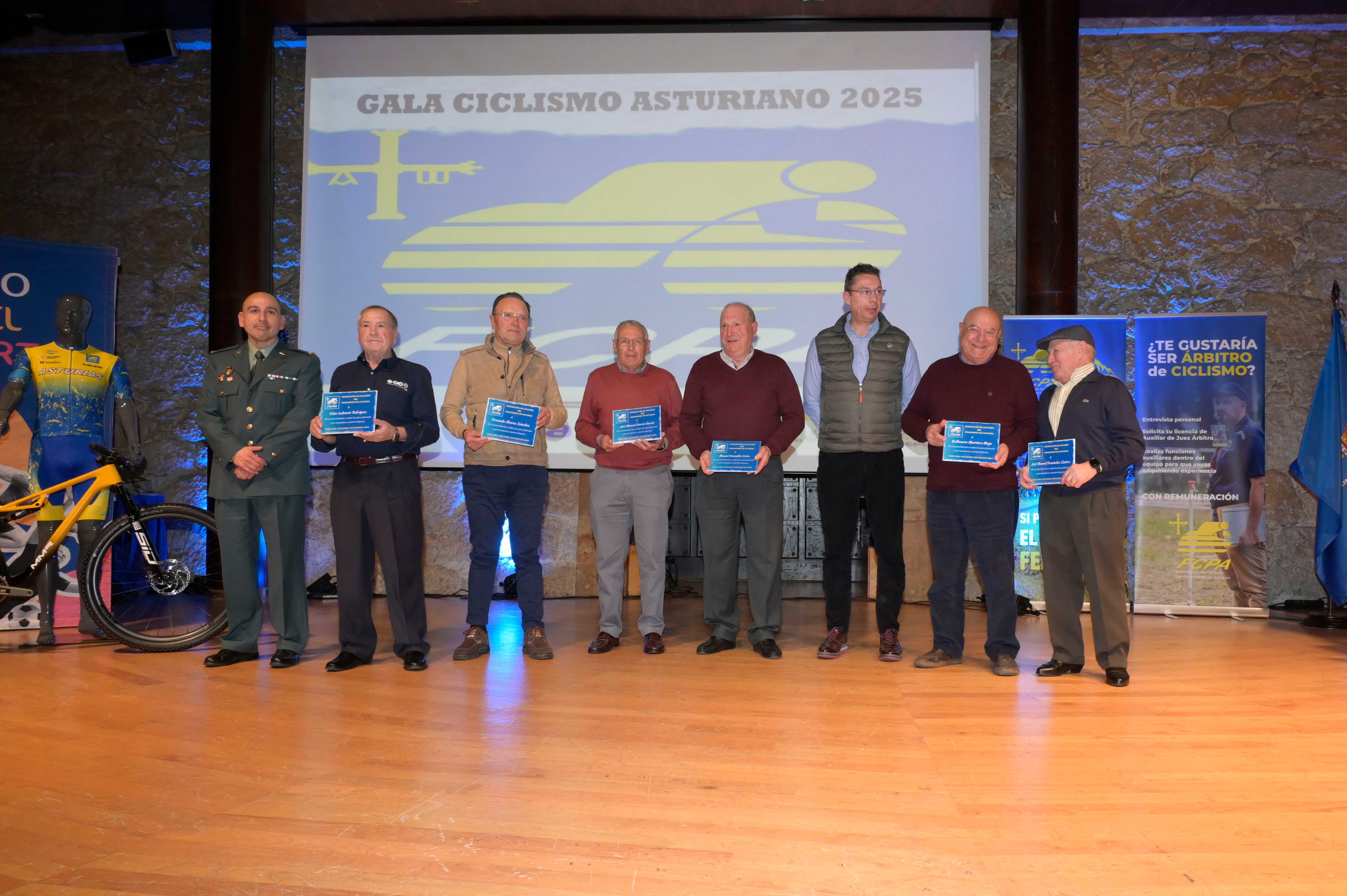 La Gala del Ciclismo Asturiano Premia la Diversidad y el Relevo Generacional en una Noche de Emociones