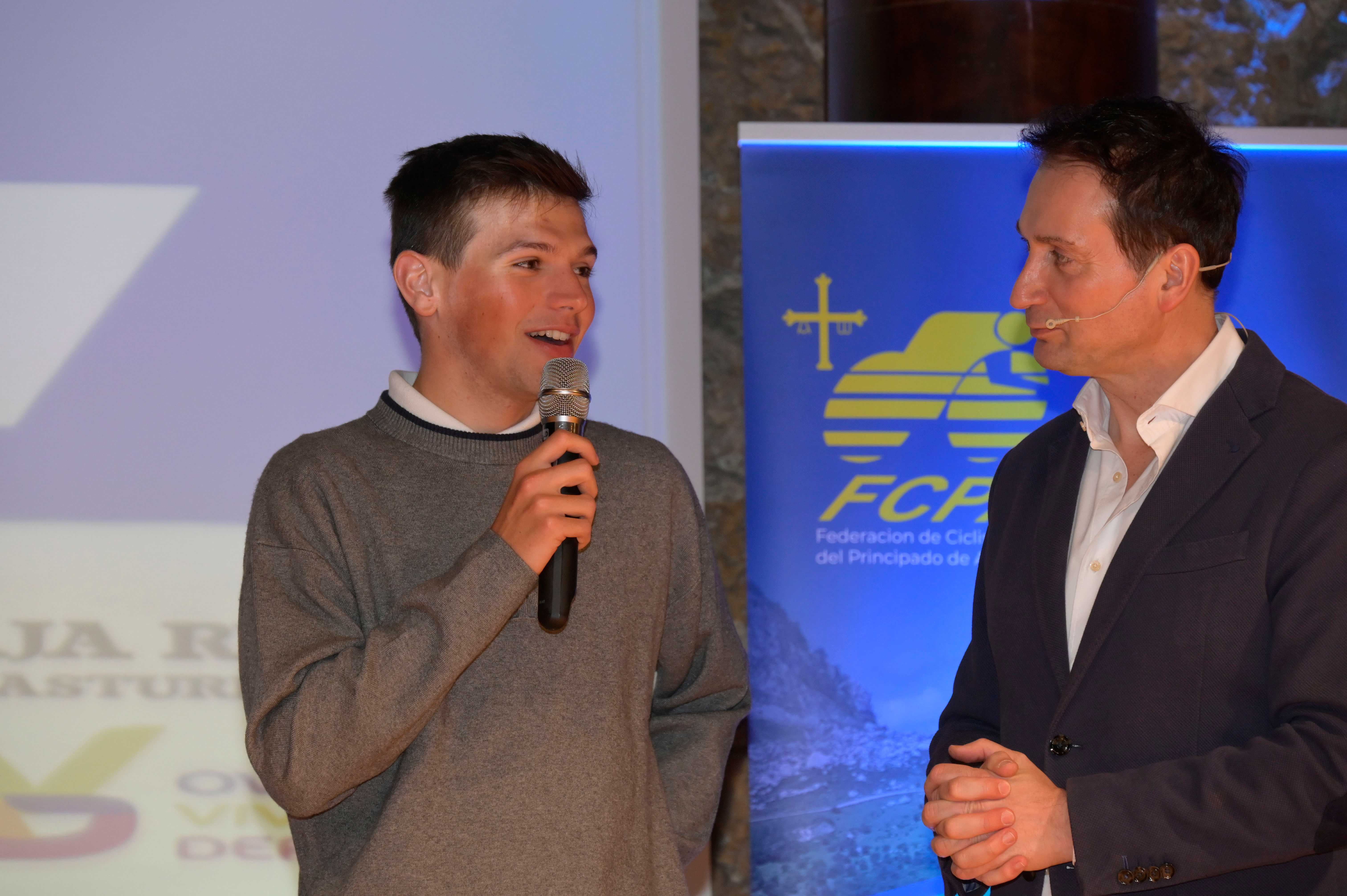 La Gala del Ciclismo Asturiano Premia la Diversidad y el Relevo Generacional en una Noche de Emociones