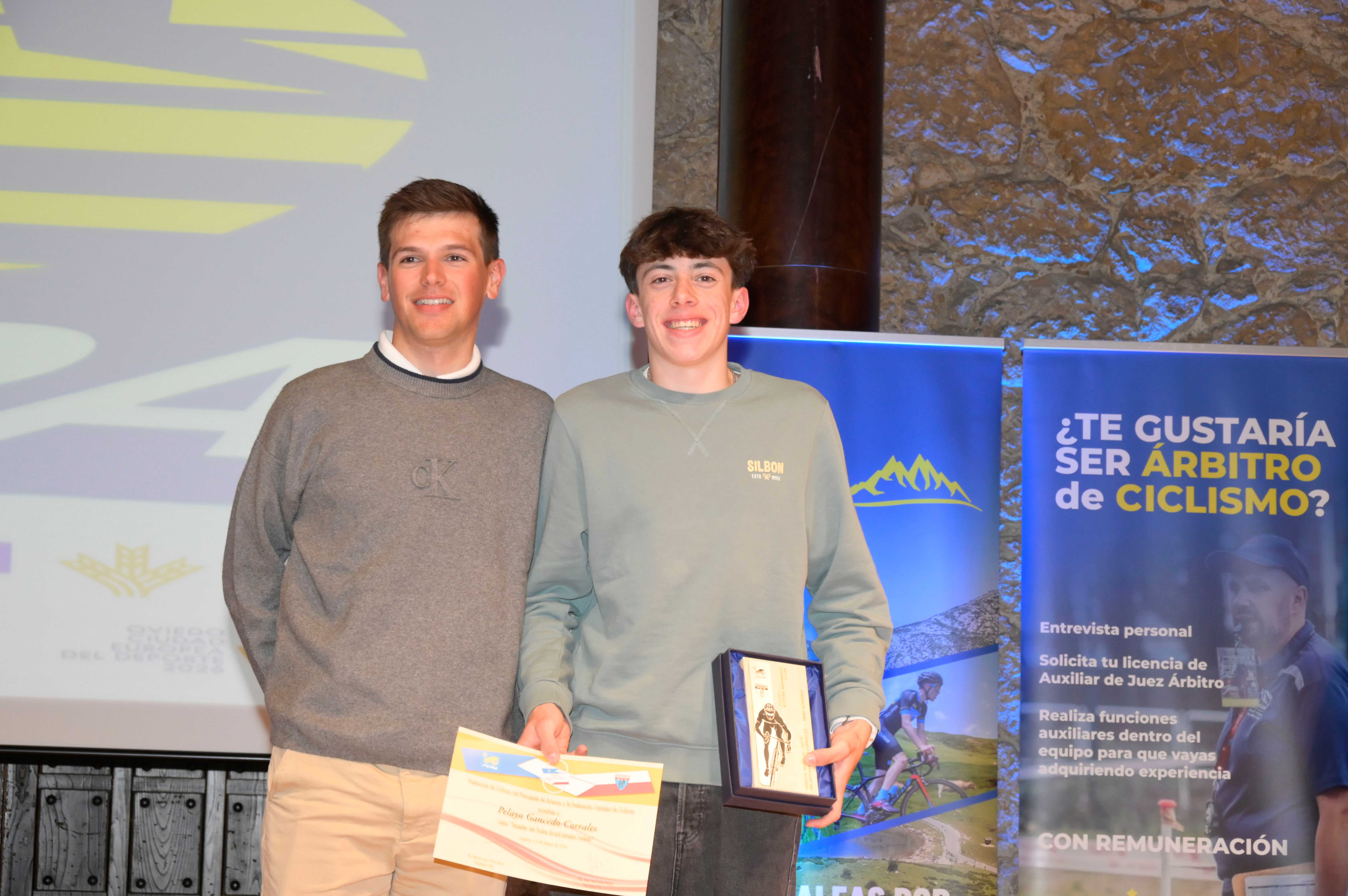 La Gala del Ciclismo Asturiano Premia la Diversidad y el Relevo Generacional en una Noche de Emociones