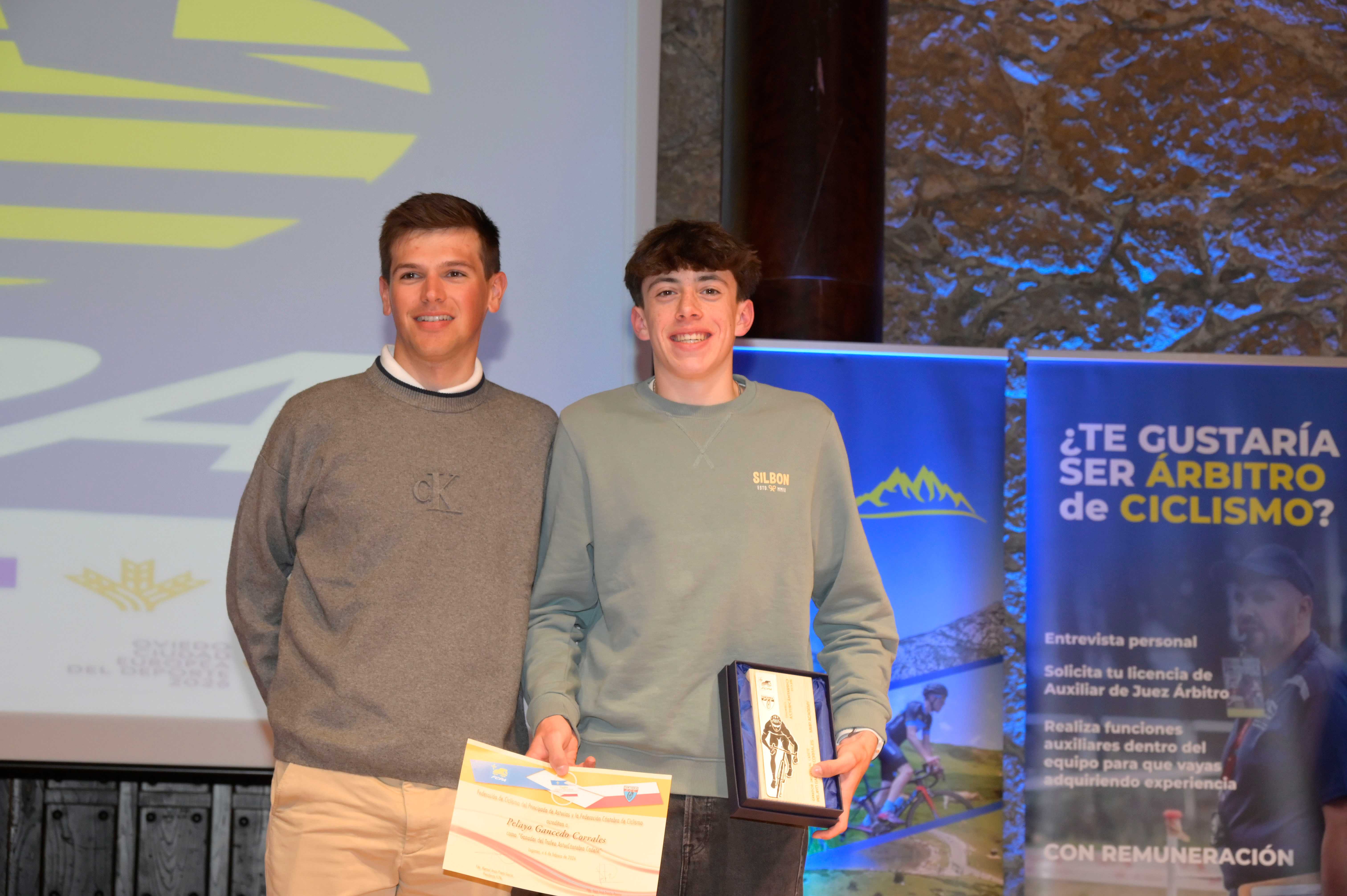 La Gala del Ciclismo Asturiano Premia la Diversidad y el Relevo Generacional en una Noche de Emociones