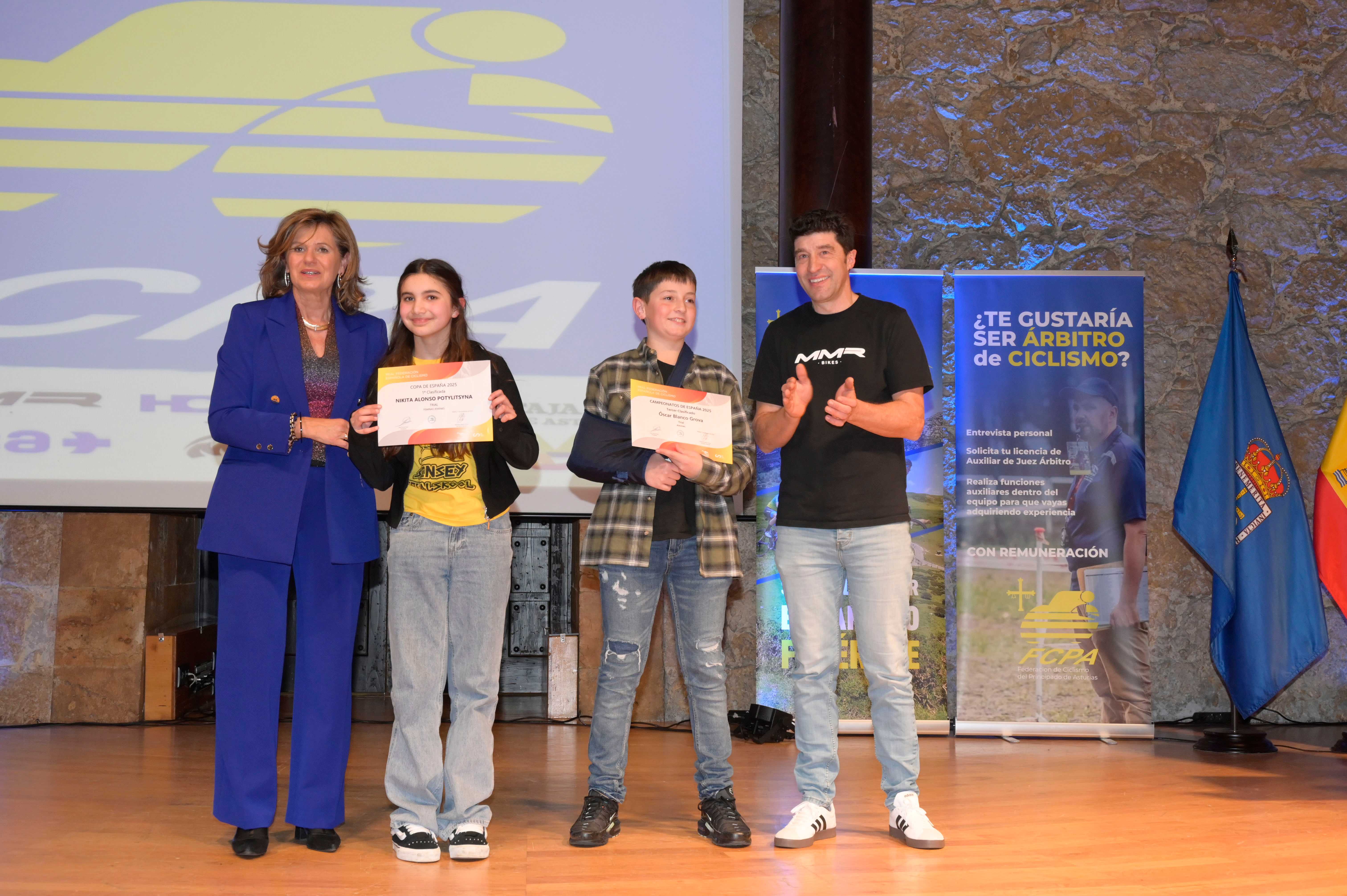 La Gala del Ciclismo Asturiano Premia la Diversidad y el Relevo Generacional en una Noche de Emociones