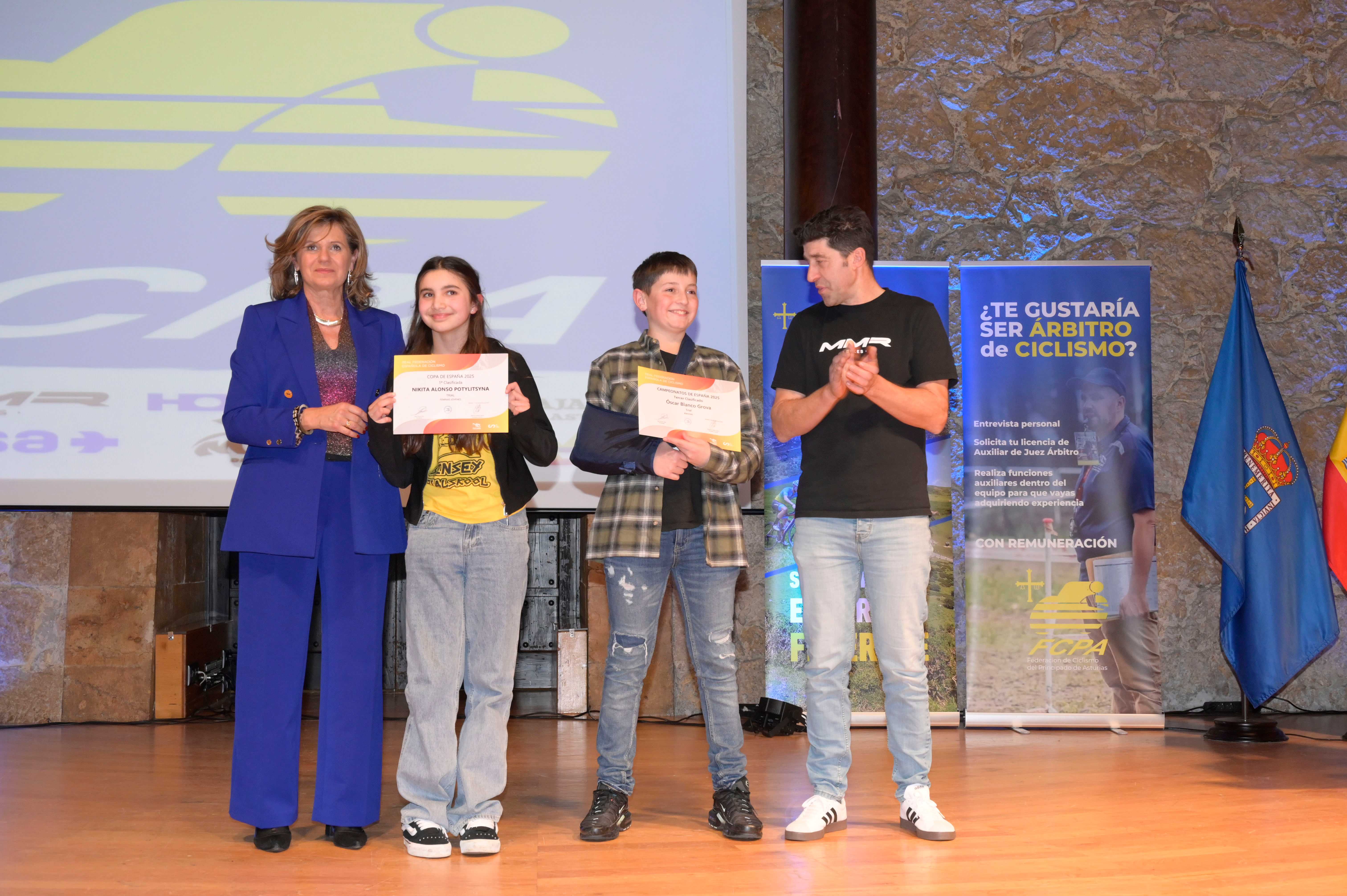 La Gala del Ciclismo Asturiano Premia la Diversidad y el Relevo Generacional en una Noche de Emociones