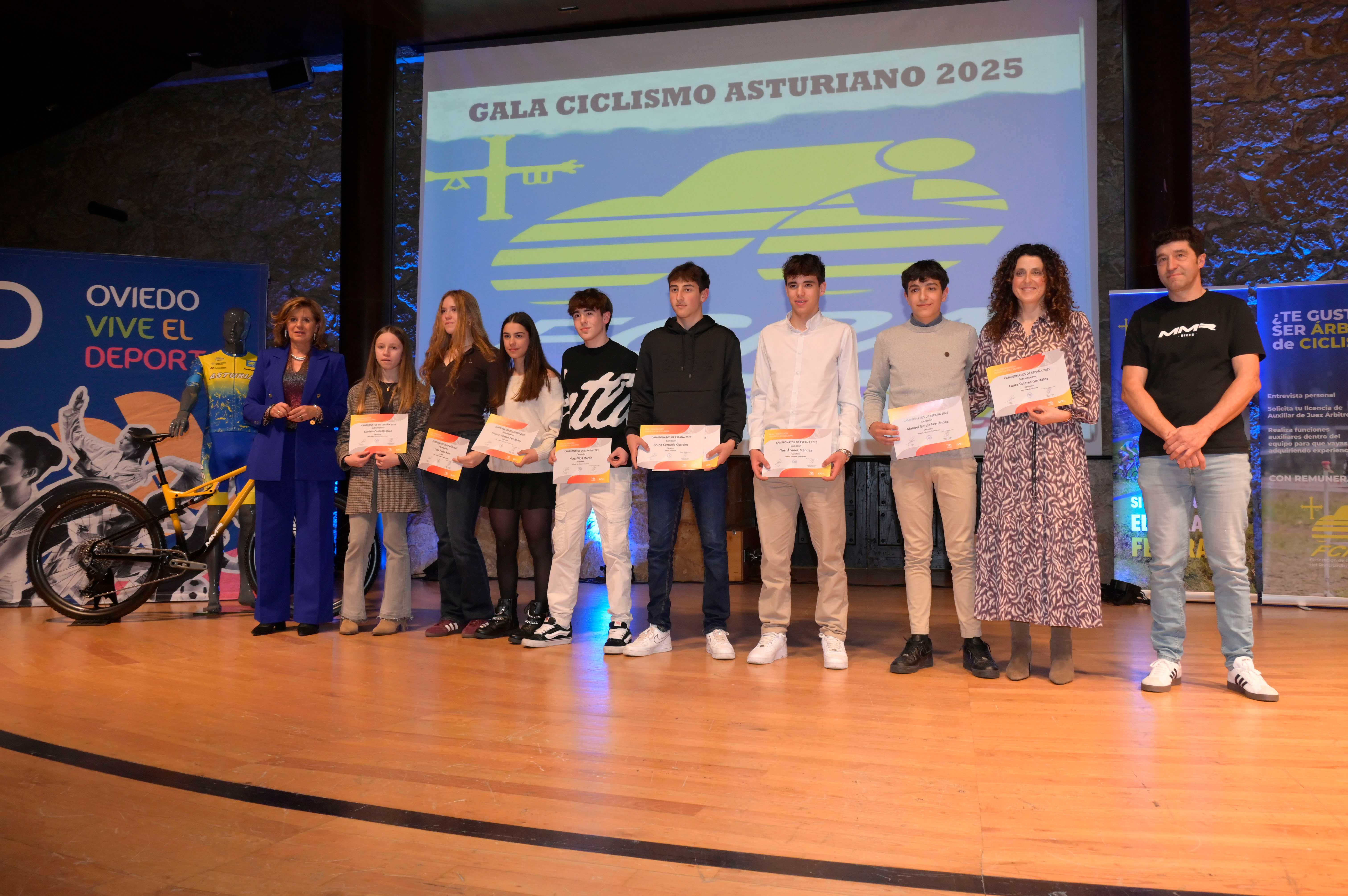 La Gala del Ciclismo Asturiano Premia la Diversidad y el Relevo Generacional en una Noche de Emociones