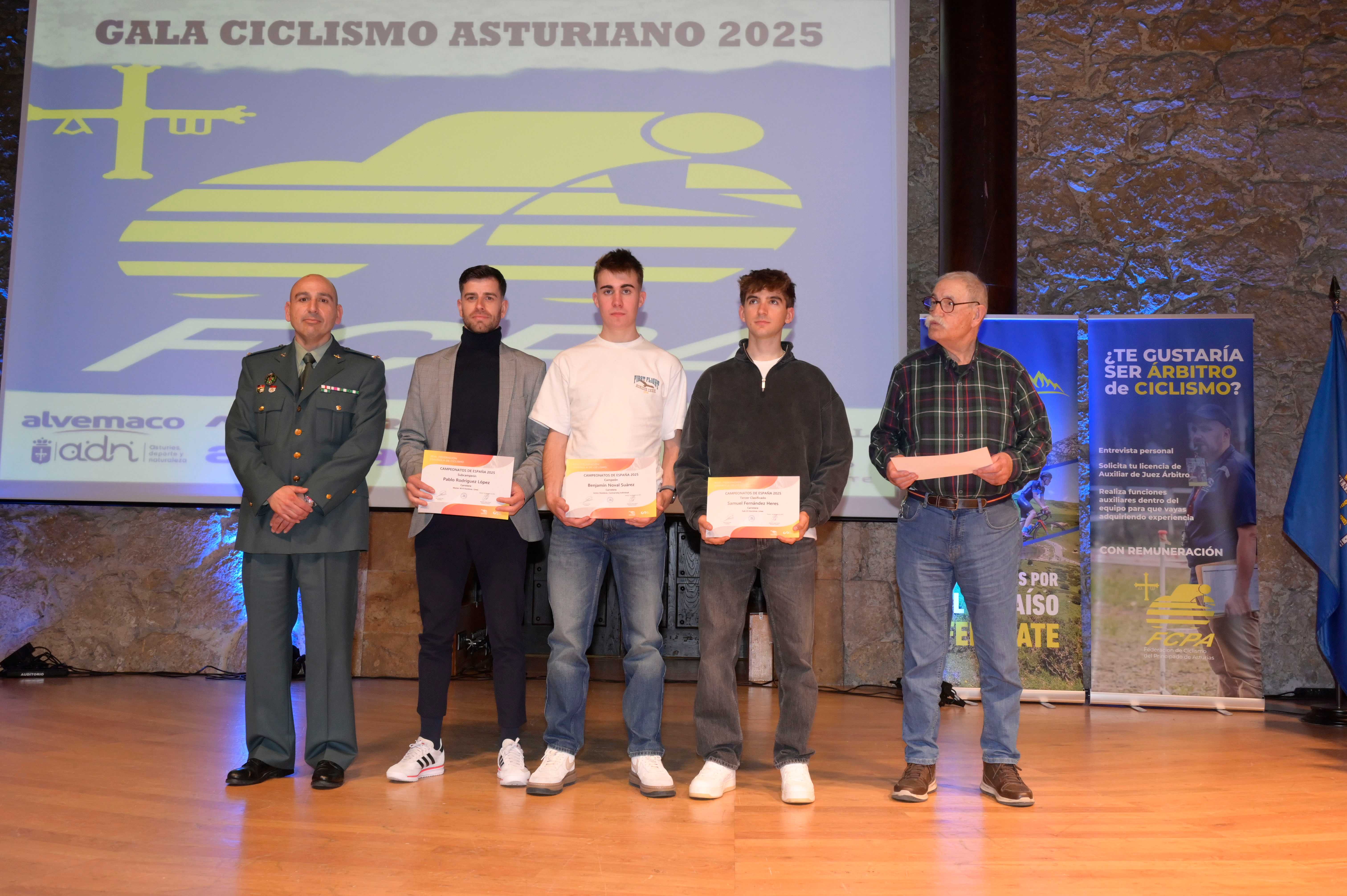 La Gala del Ciclismo Asturiano Premia la Diversidad y el Relevo Generacional en una Noche de Emociones