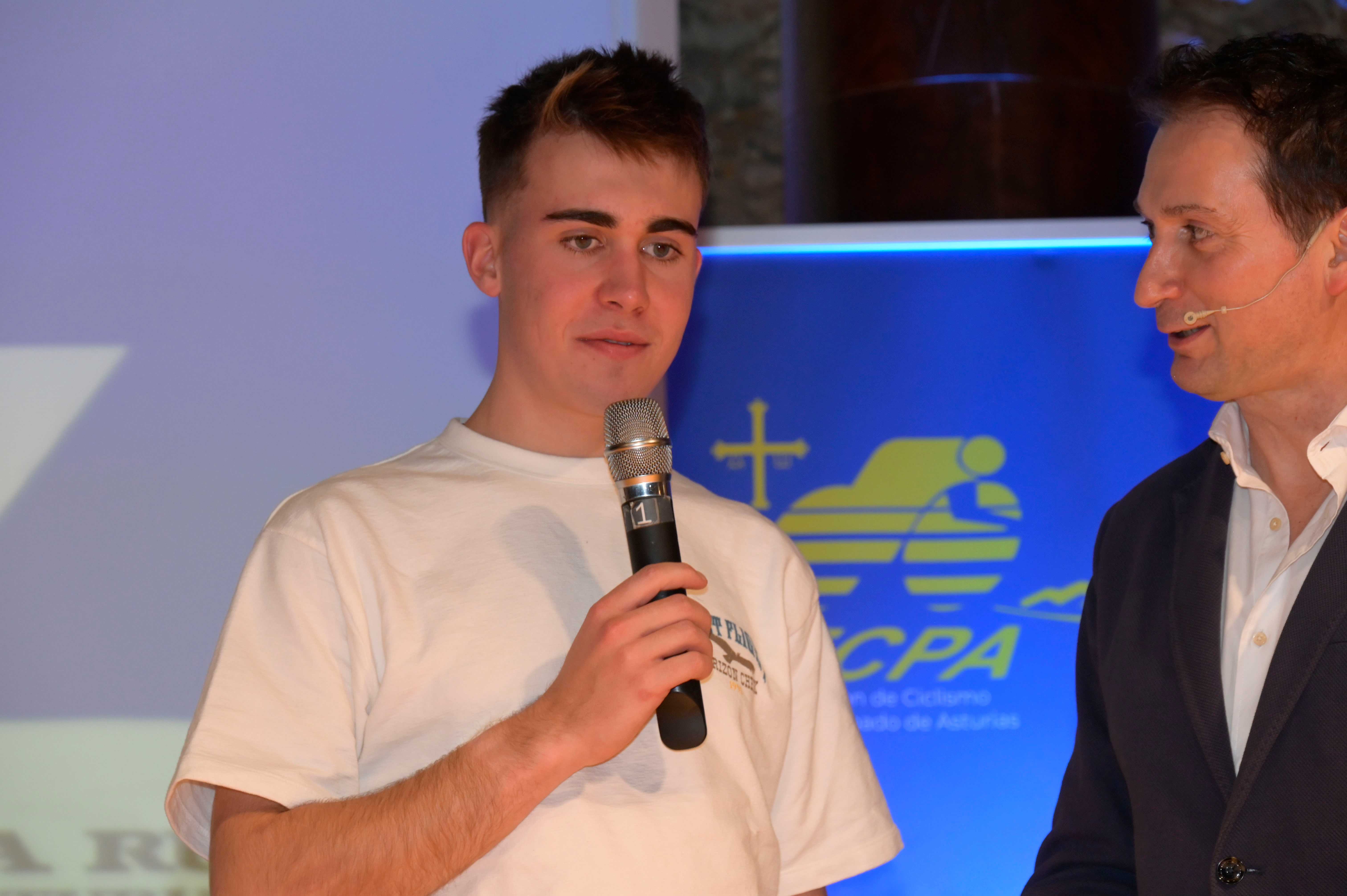 La Gala del Ciclismo Asturiano Premia la Diversidad y el Relevo Generacional en una Noche de Emociones