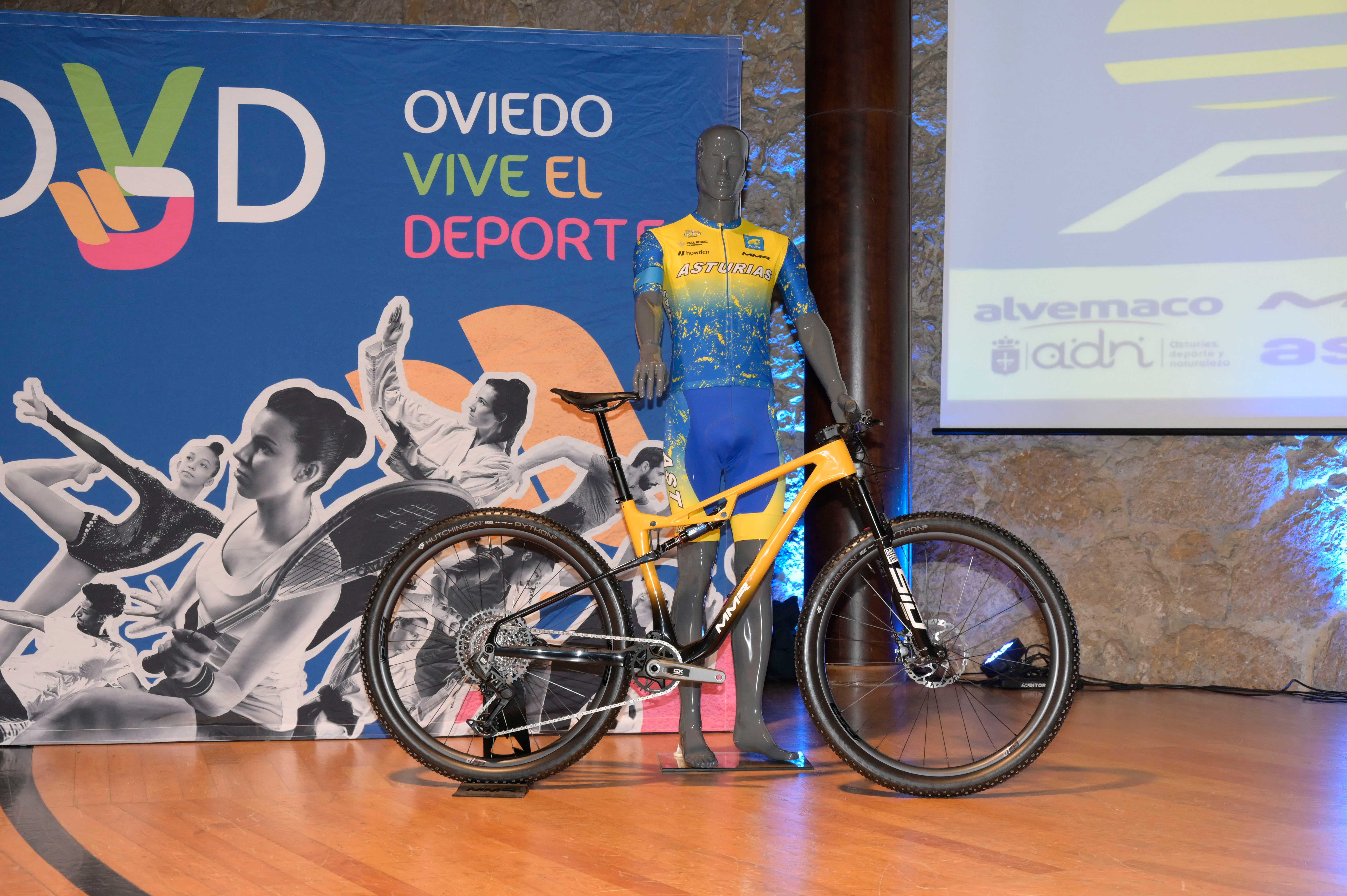 La Gala del Ciclismo Asturiano Premia la Diversidad y el Relevo Generacional en una Noche de Emociones