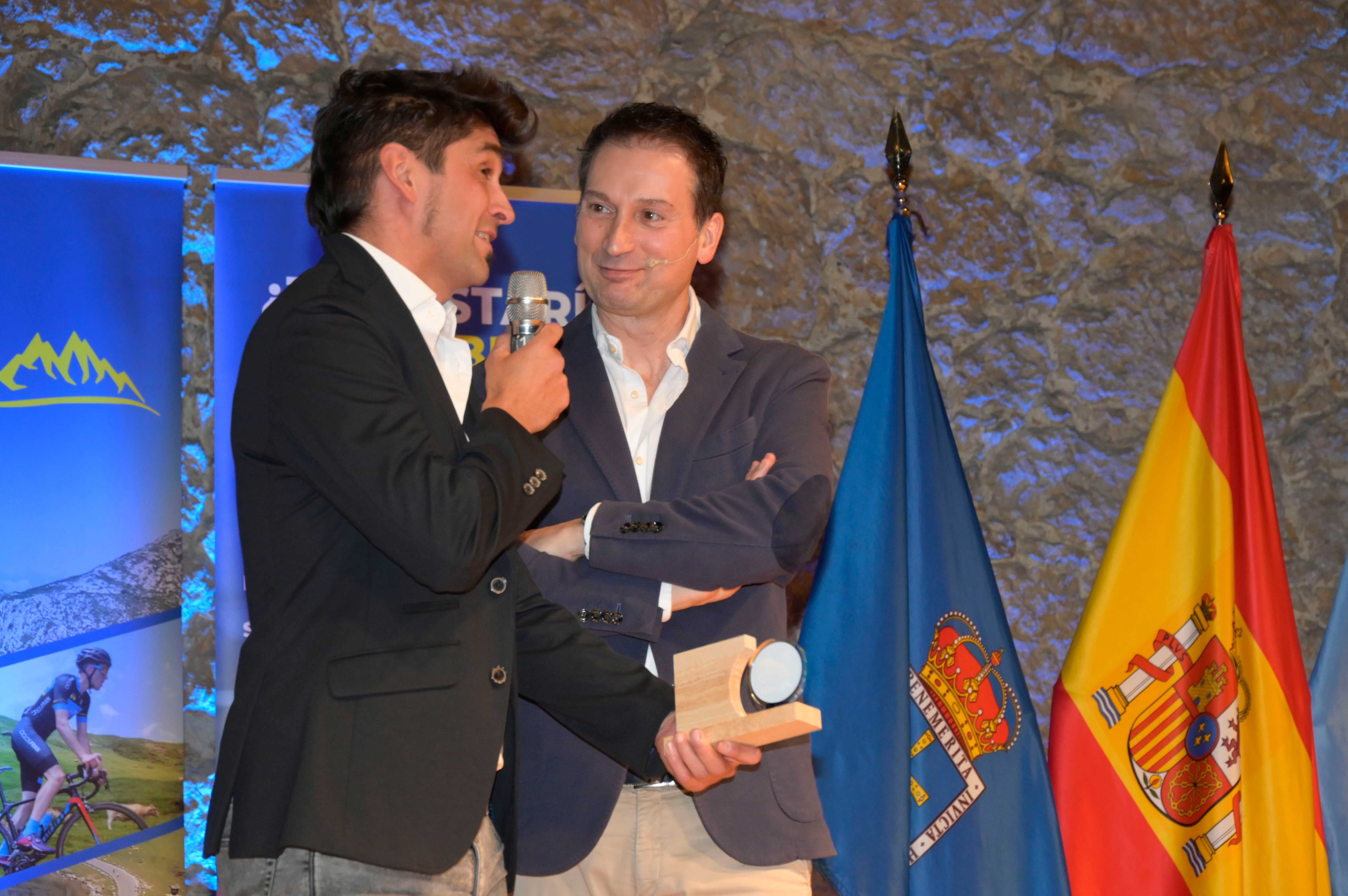 La Gala del Ciclismo Asturiano Premia la Diversidad y el Relevo Generacional en una Noche de Emociones