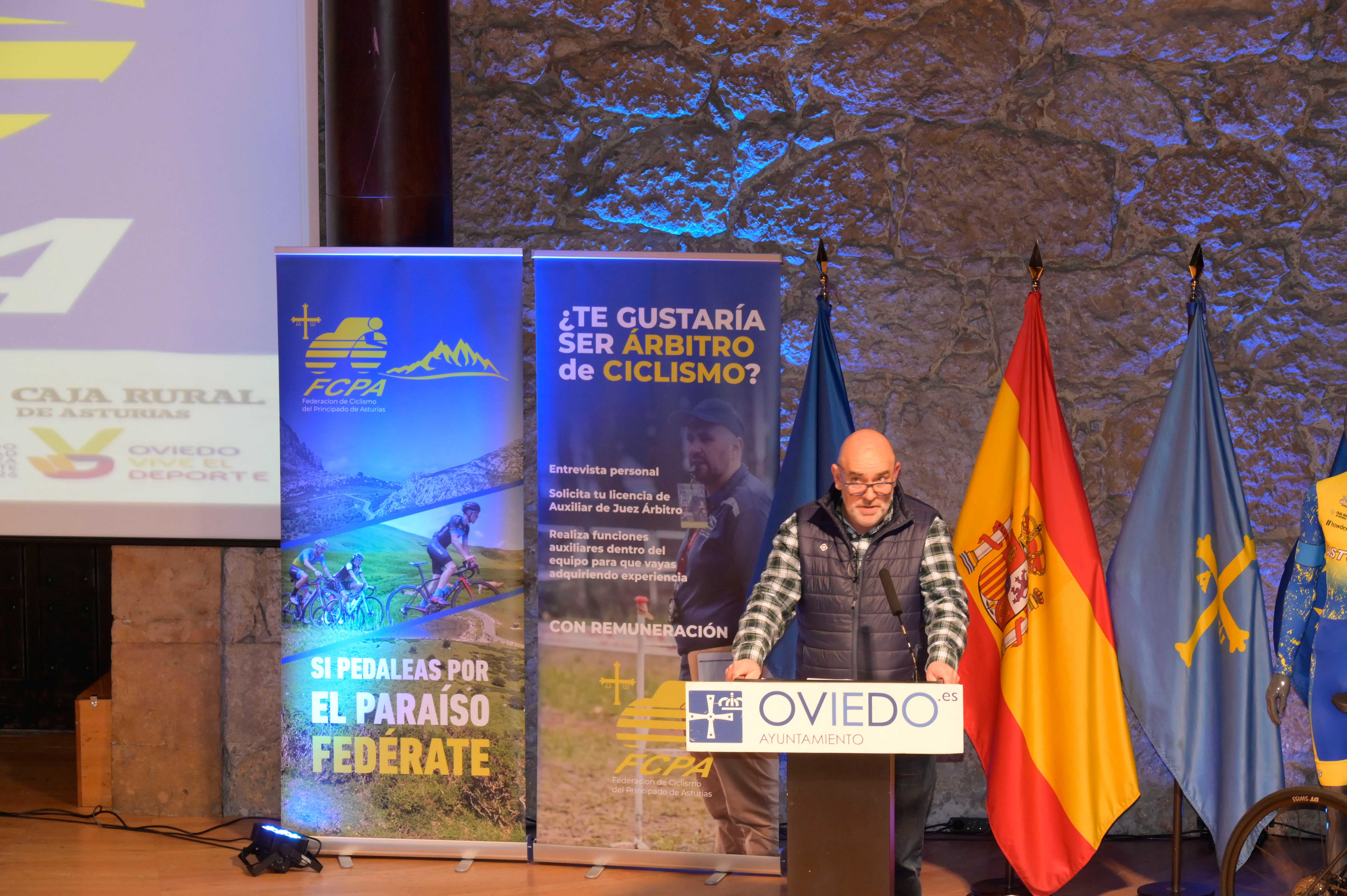 La Gala del Ciclismo Asturiano Premia la Diversidad y el Relevo Generacional en una Noche de Emociones