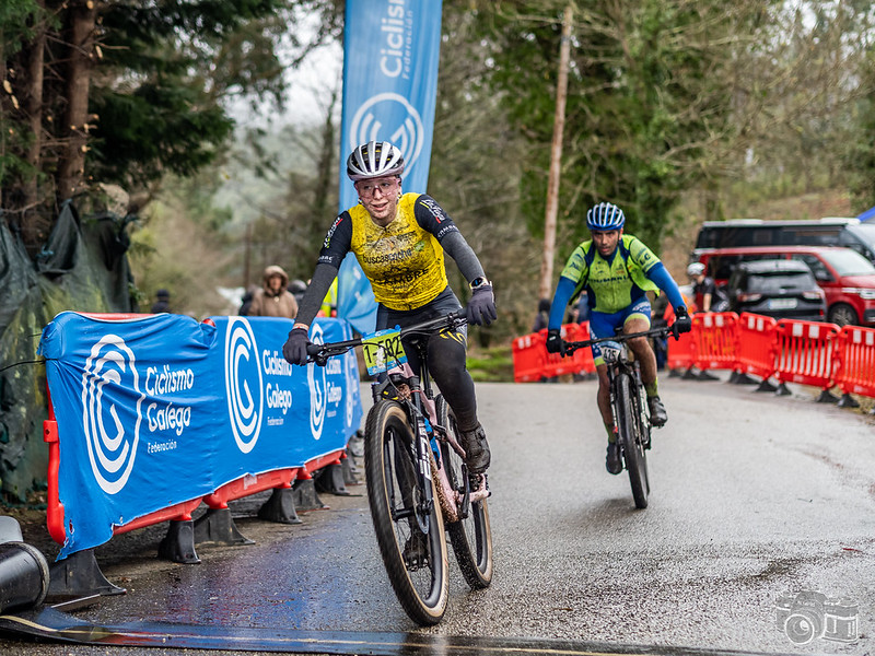 Lara Lois e Ángel Maneiro aumentan a súa colección de títulos autonómicos co de BTT Resistencia