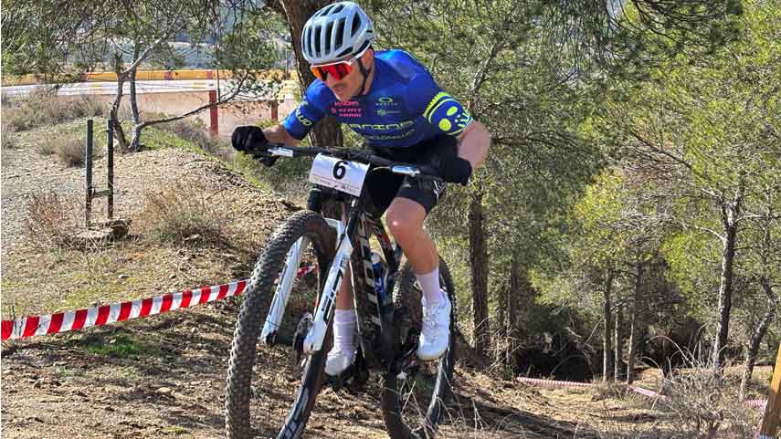 Javi-Poza-y-Ana-Gay-brillan-en-Alcudia-de-Guadix