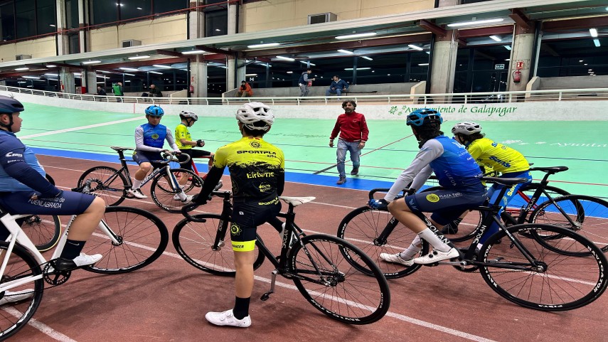Nueva-jornada-de-tecnificacion-infantil-en-el-Velodromo-de-Galapagar