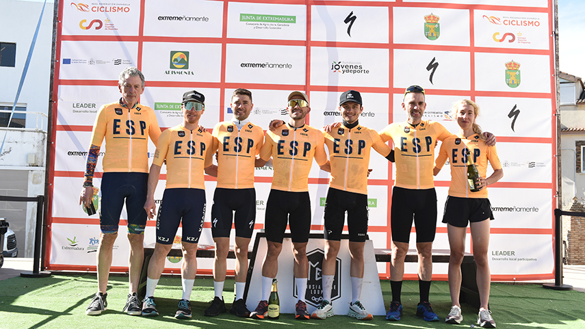 David-Martin-y-Elena-DuA�kova-se-imponen-en-Torreorgaz-en-el-estreno-de-la-Copa-de-Espana-Gravel-2026