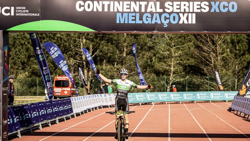 Iris-Santana-e-Marcos-Rodriguez-acadan-vitorias-UCI-en-Melgaco