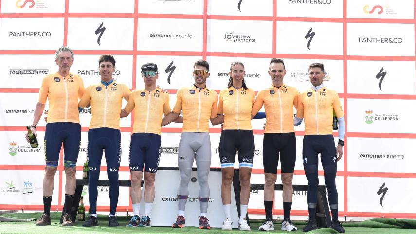 Alejandro-Ropero-y-Sandra-Alonso-vencen-en-una-emocionante-Coal-Gravel-Race-de-Llerena