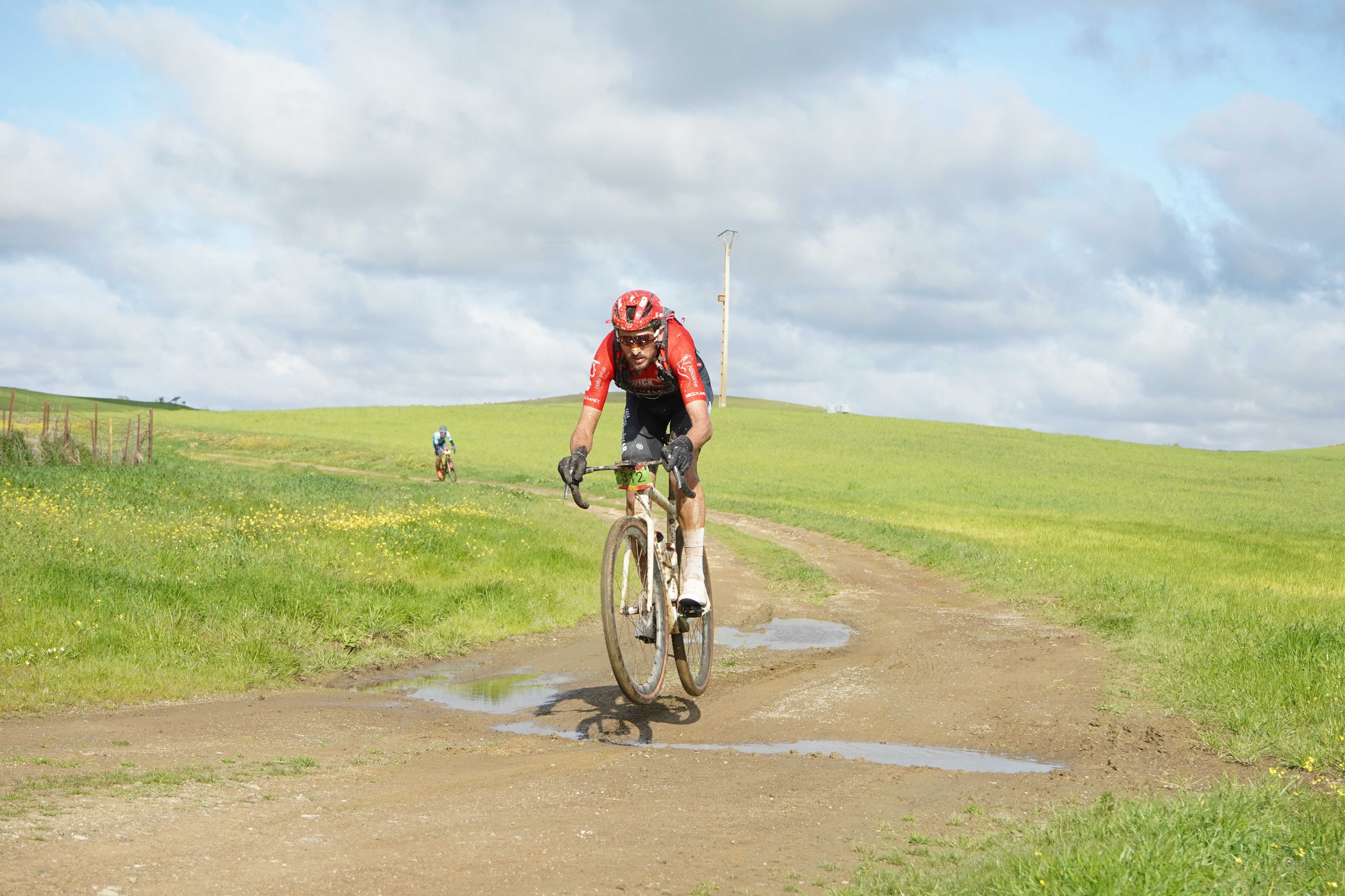 Alejandro Ropero y Sandra Alonso vencen en una emocionante Coal Gravel Race de Llerena