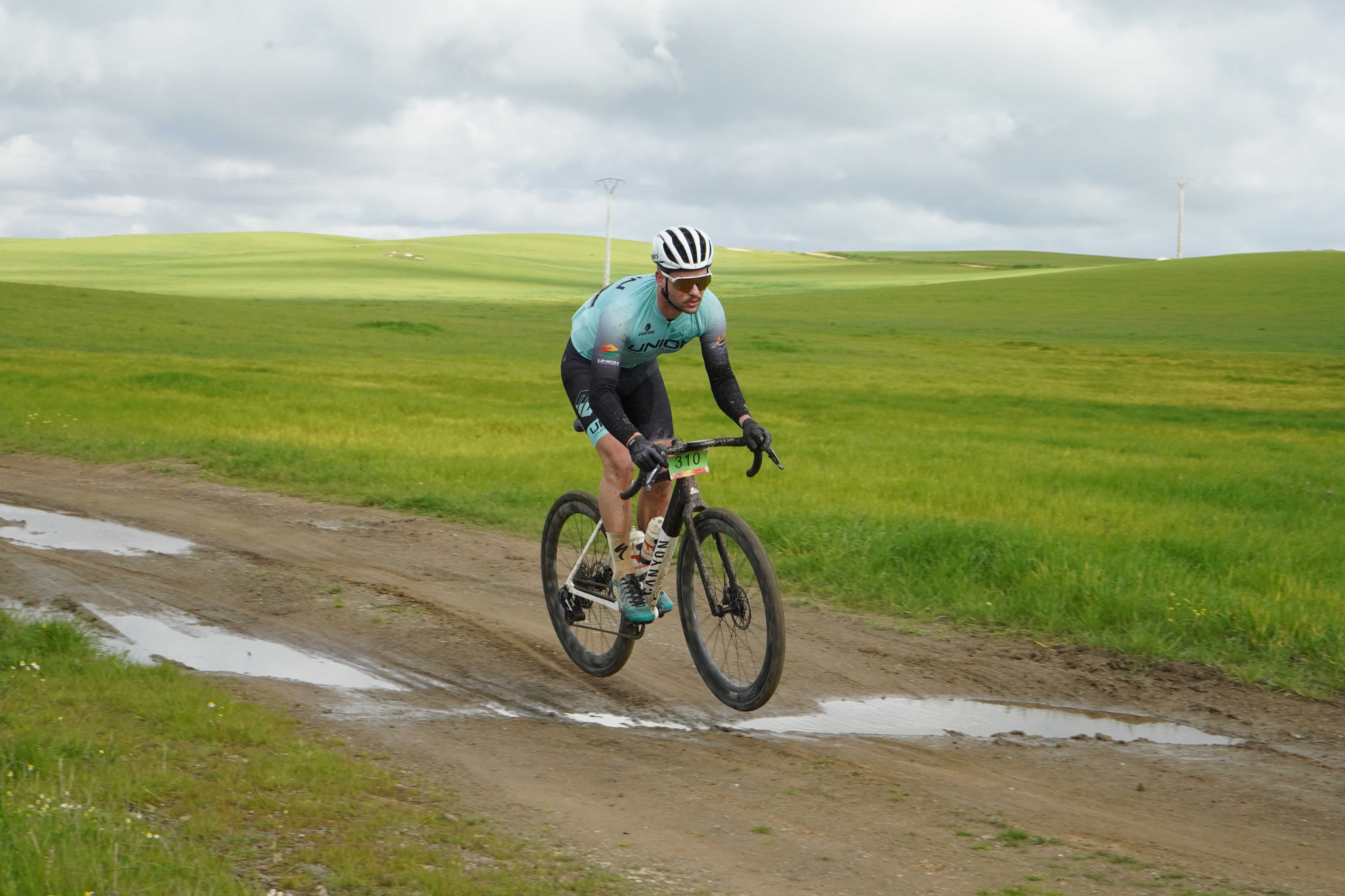Alejandro Ropero y Sandra Alonso vencen en una emocionante Coal Gravel Race de Llerena