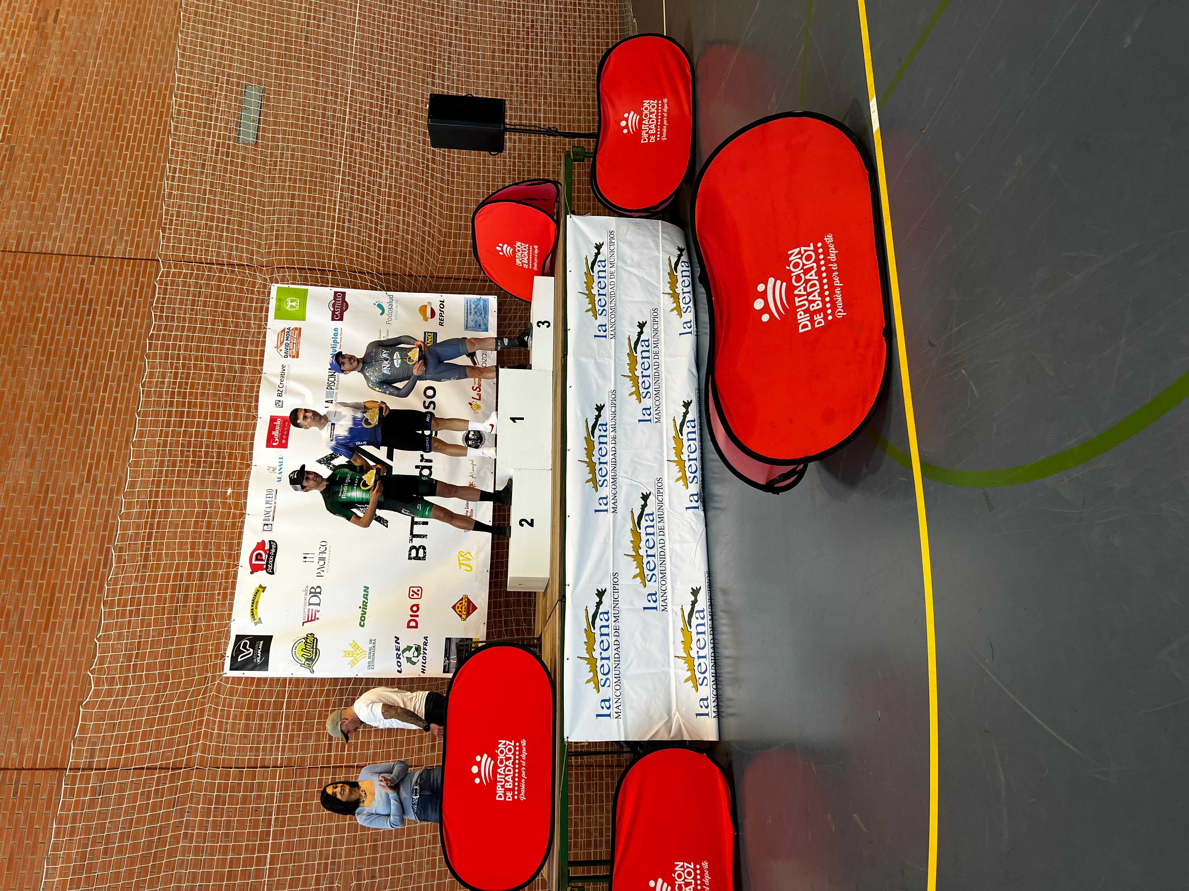 JAIME MORENO Y CRISTINA BARRADO SE IMPONEN EN EL OPEN DE EXTREMADURA XCMM EN CABEZA DEL BUEY