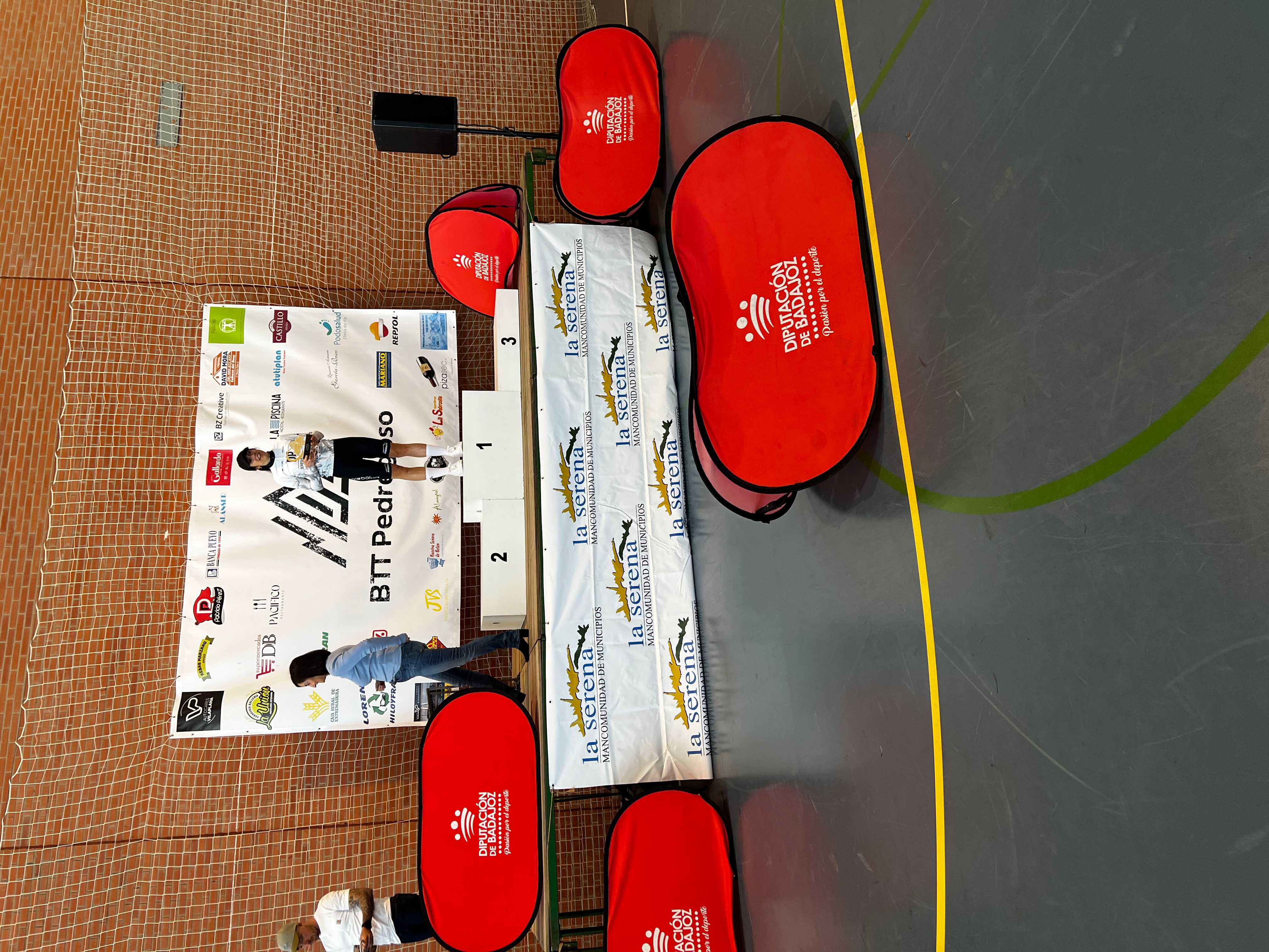 JAIME MORENO Y CRISTINA BARRADO SE IMPONEN EN EL OPEN DE EXTREMADURA XCMM EN CABEZA DEL BUEY