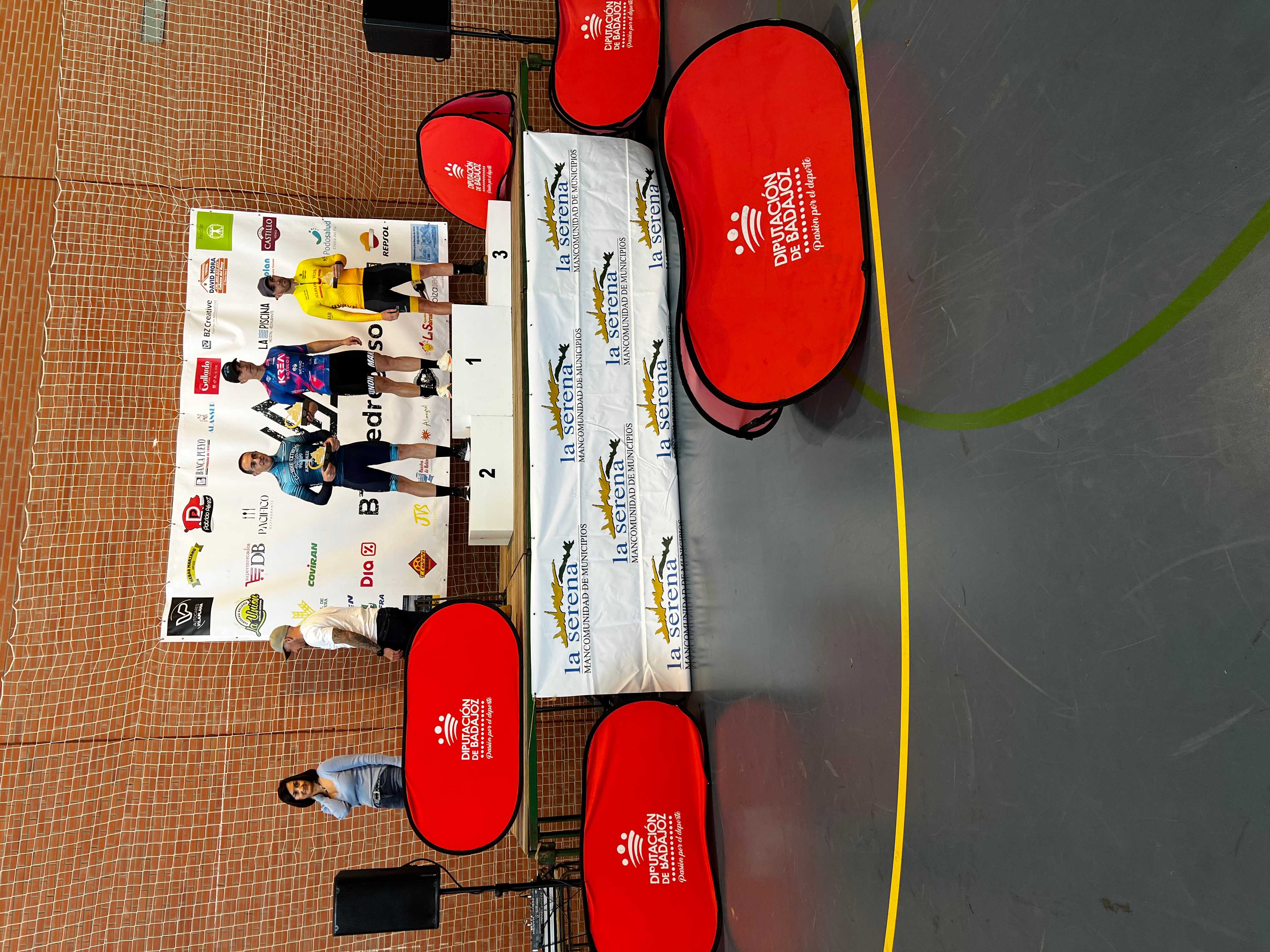 JAIME MORENO Y CRISTINA BARRADO SE IMPONEN EN EL OPEN DE EXTREMADURA XCMM EN CABEZA DEL BUEY