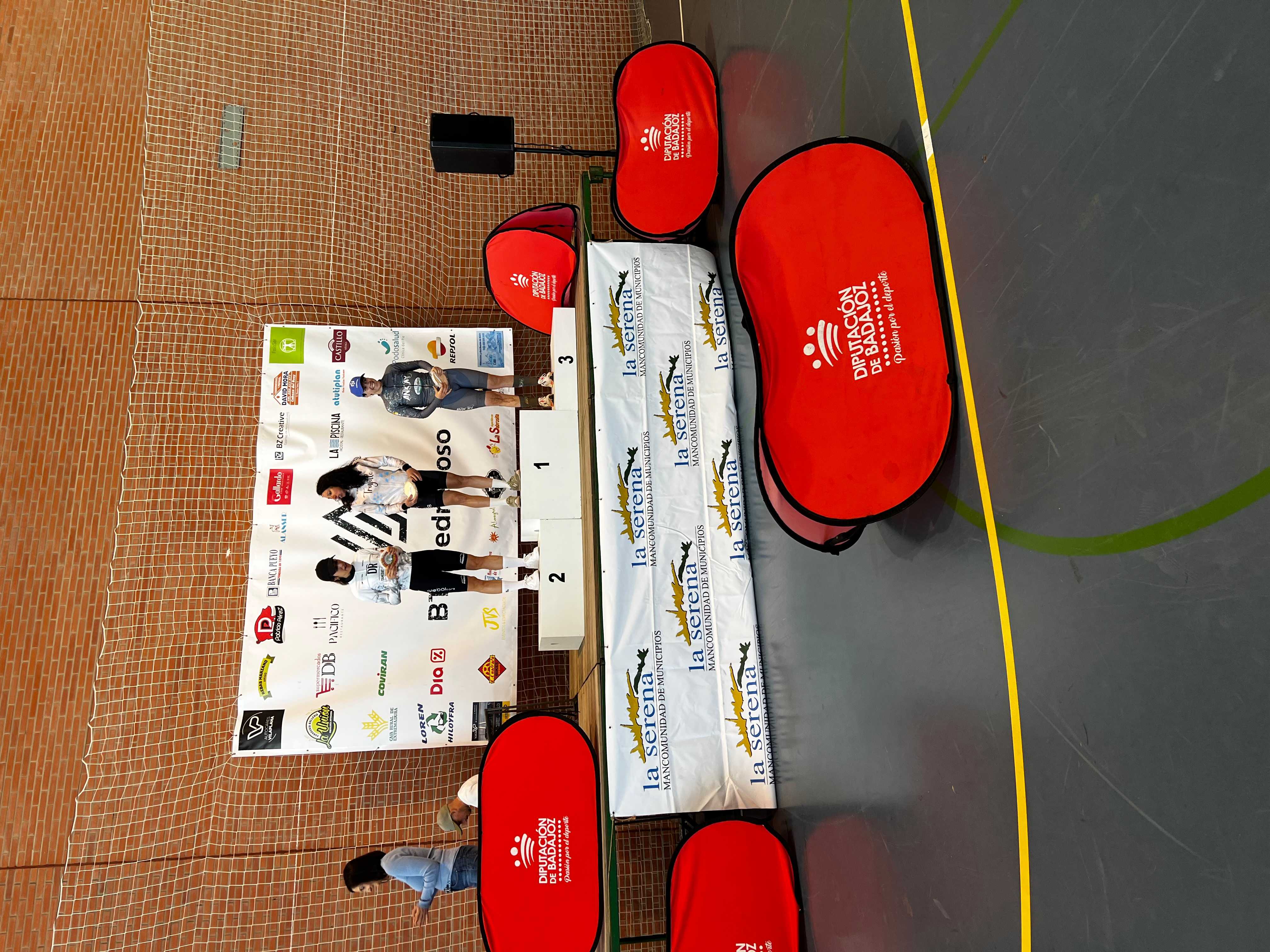 JAIME MORENO Y CRISTINA BARRADO SE IMPONEN EN EL OPEN DE EXTREMADURA XCMM EN CABEZA DEL BUEY