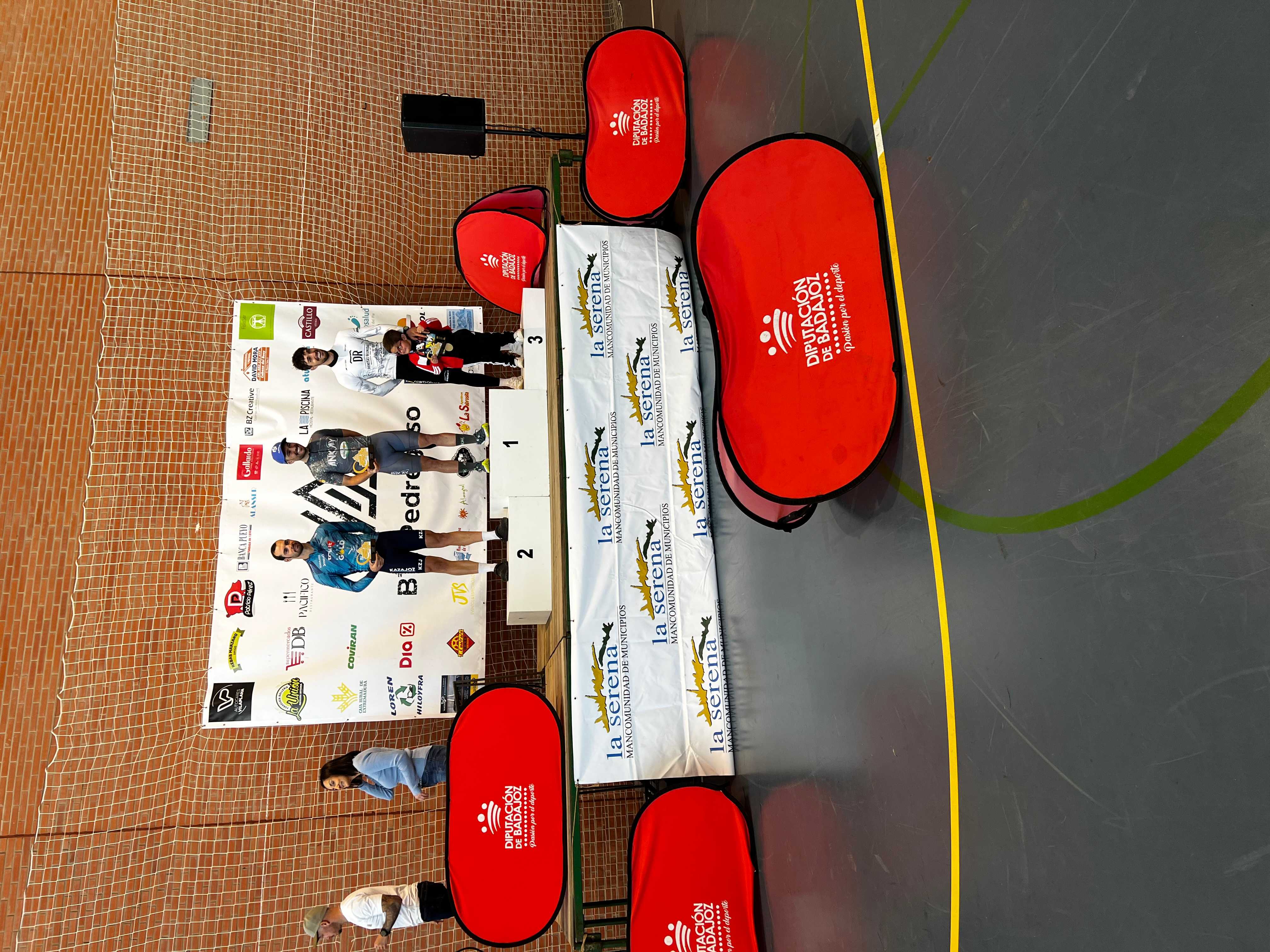 JAIME MORENO Y CRISTINA BARRADO SE IMPONEN EN EL OPEN DE EXTREMADURA XCMM EN CABEZA DEL BUEY