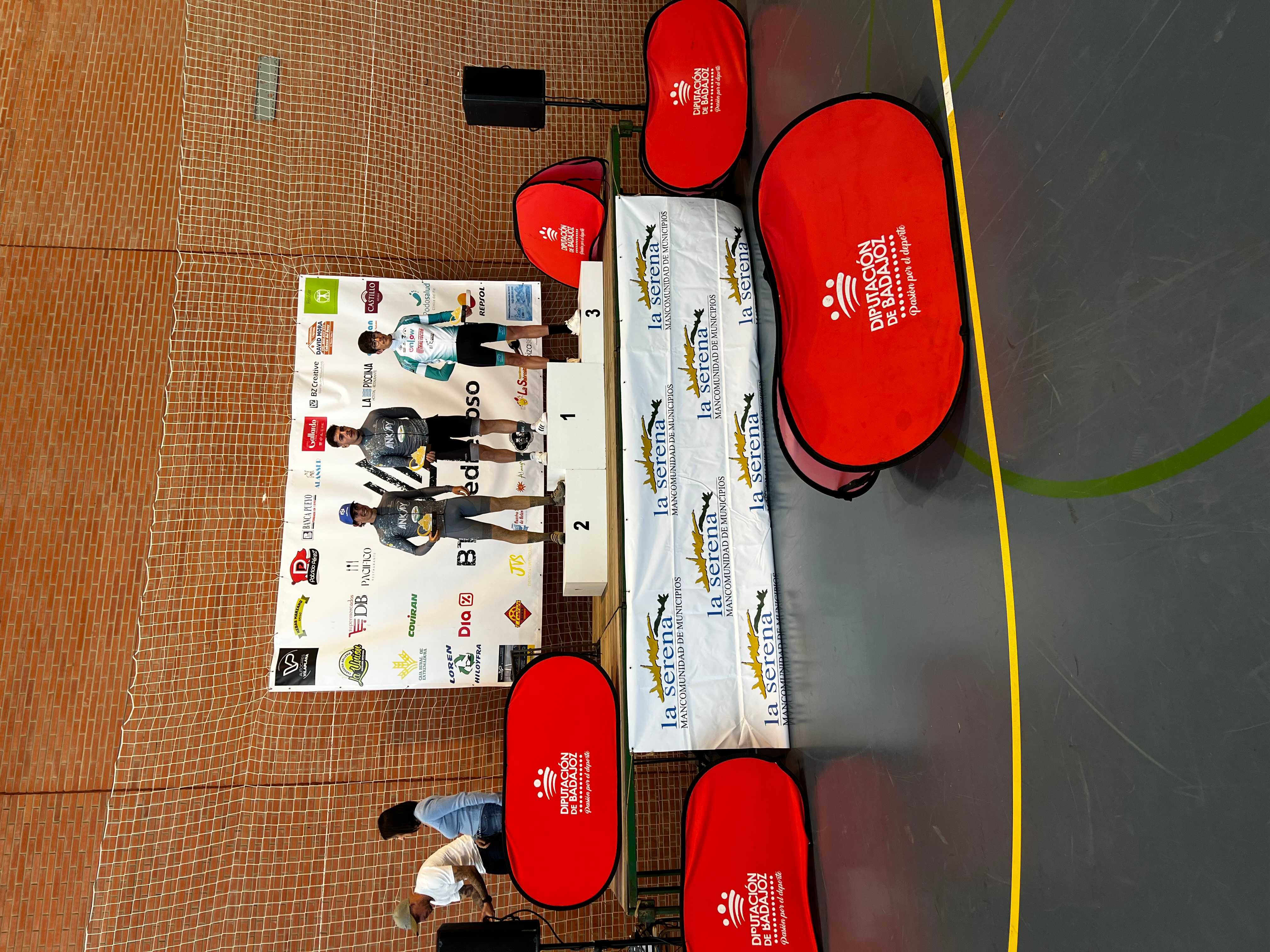 JAIME MORENO Y CRISTINA BARRADO SE IMPONEN EN EL OPEN DE EXTREMADURA XCMM EN CABEZA DEL BUEY