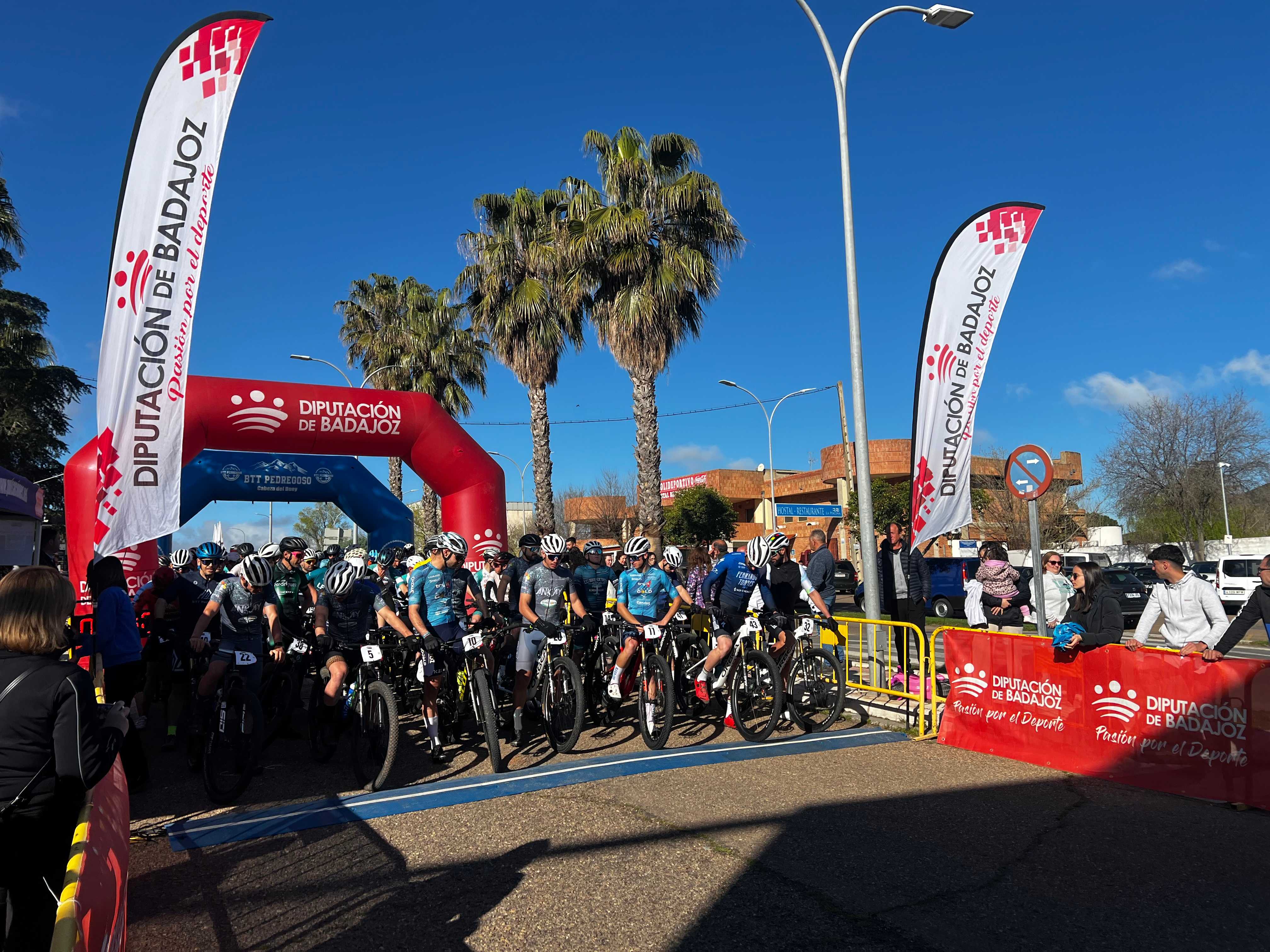 JAIME MORENO Y CRISTINA BARRADO SE IMPONEN EN EL OPEN DE EXTREMADURA XCMM EN CABEZA DEL BUEY
