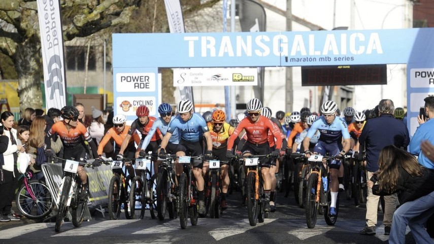 angel-Maneiro-e-Tamara-Seijas-asinan-o-dous-de-dous-en-Silleda