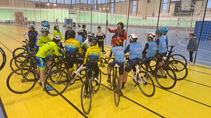 Duodecima-sesion-de-tecnificacion-infantil-en-Pista